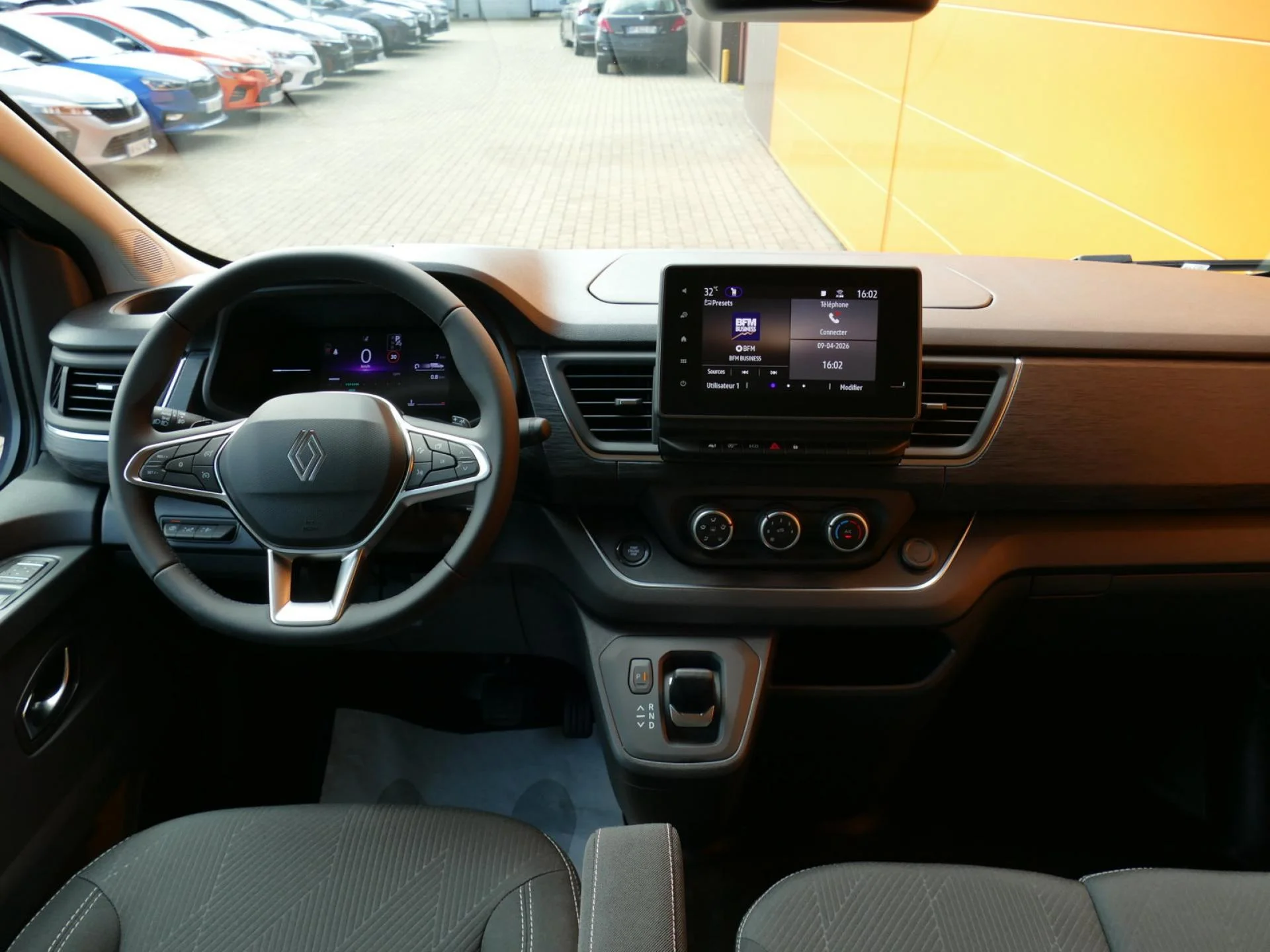RENAULT TRAFIC - Miniature 6 sur 33 - Cliquer pour voir cette photo