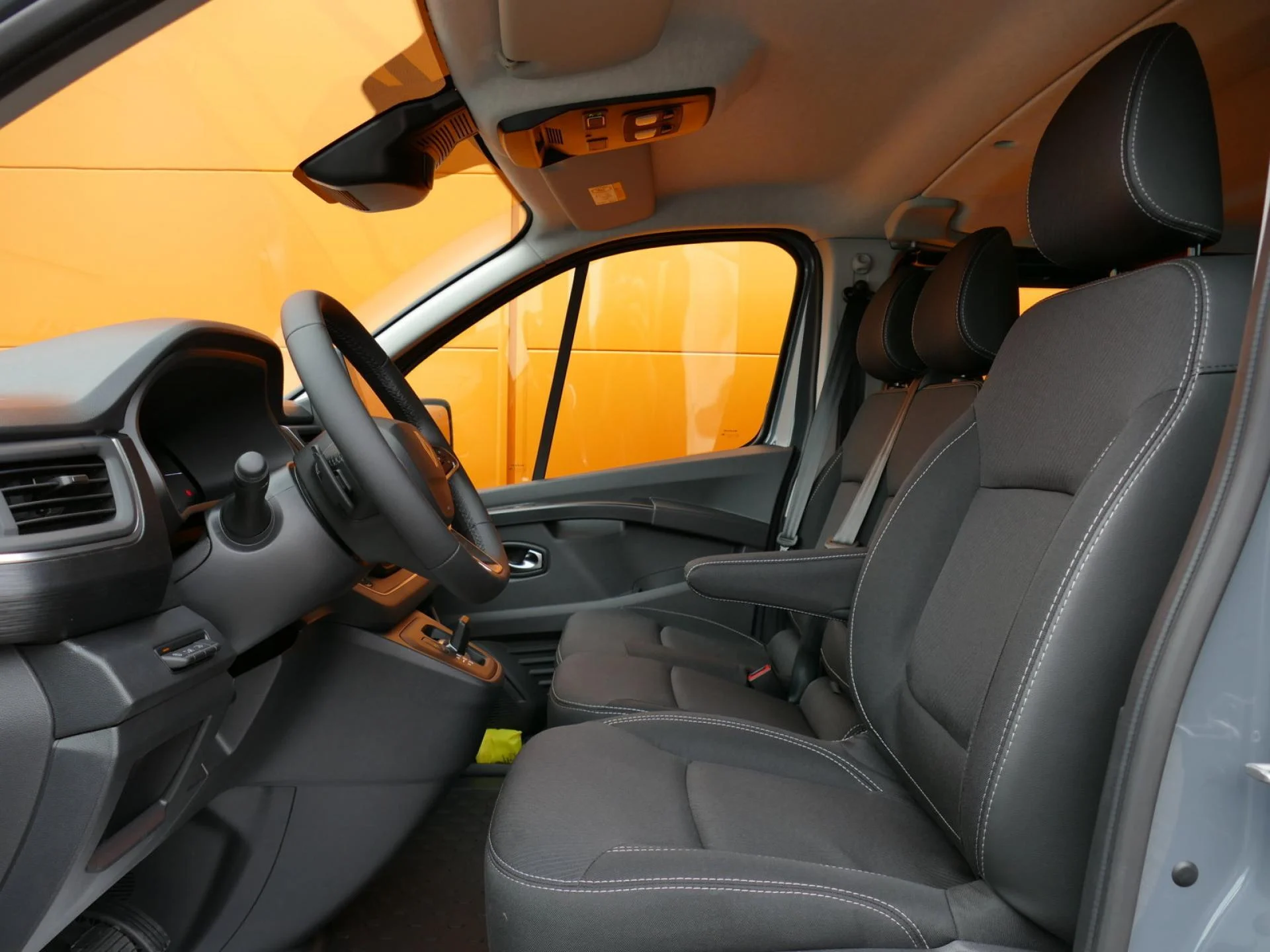 RENAULT TRAFIC - Miniature 9 sur 37 - Cliquer pour voir cette photo