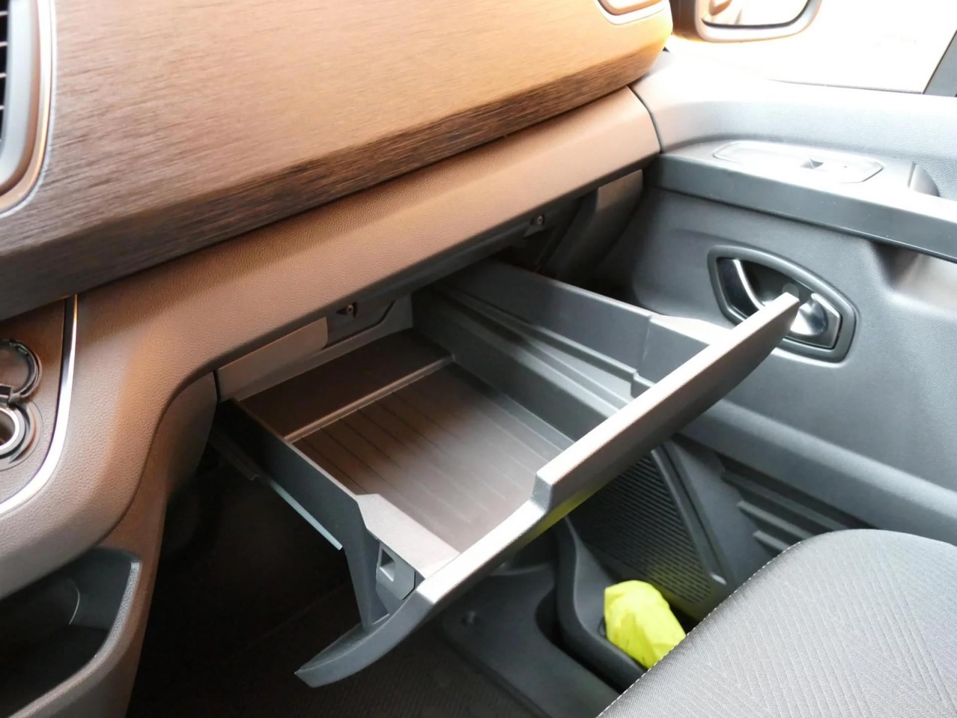RENAULT TRAFIC - Miniature 24 sur 37 - Cliquer pour voir cette photo