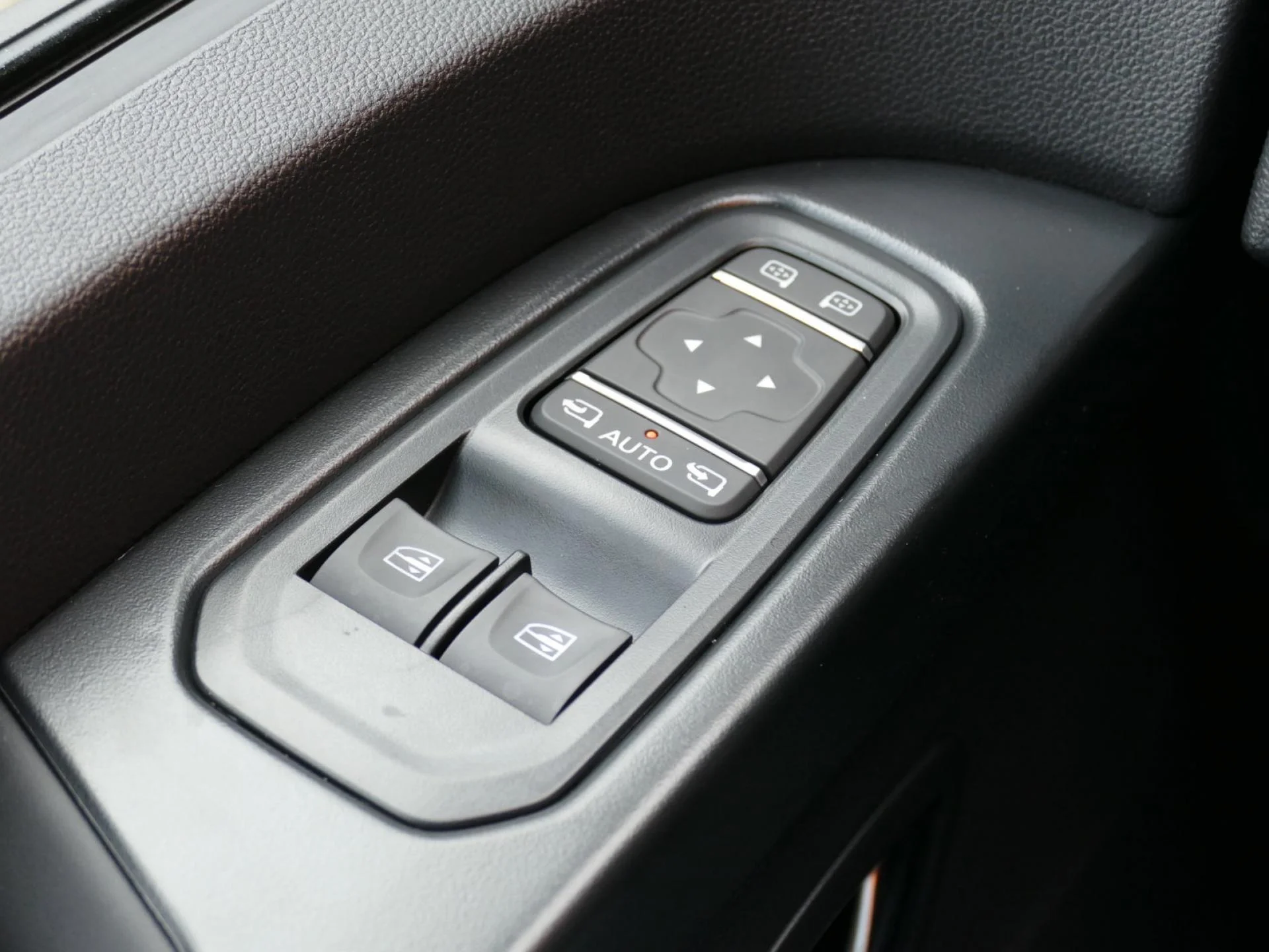 RENAULT TRAFIC - Miniature 26 sur 37 - Cliquer pour voir cette photo