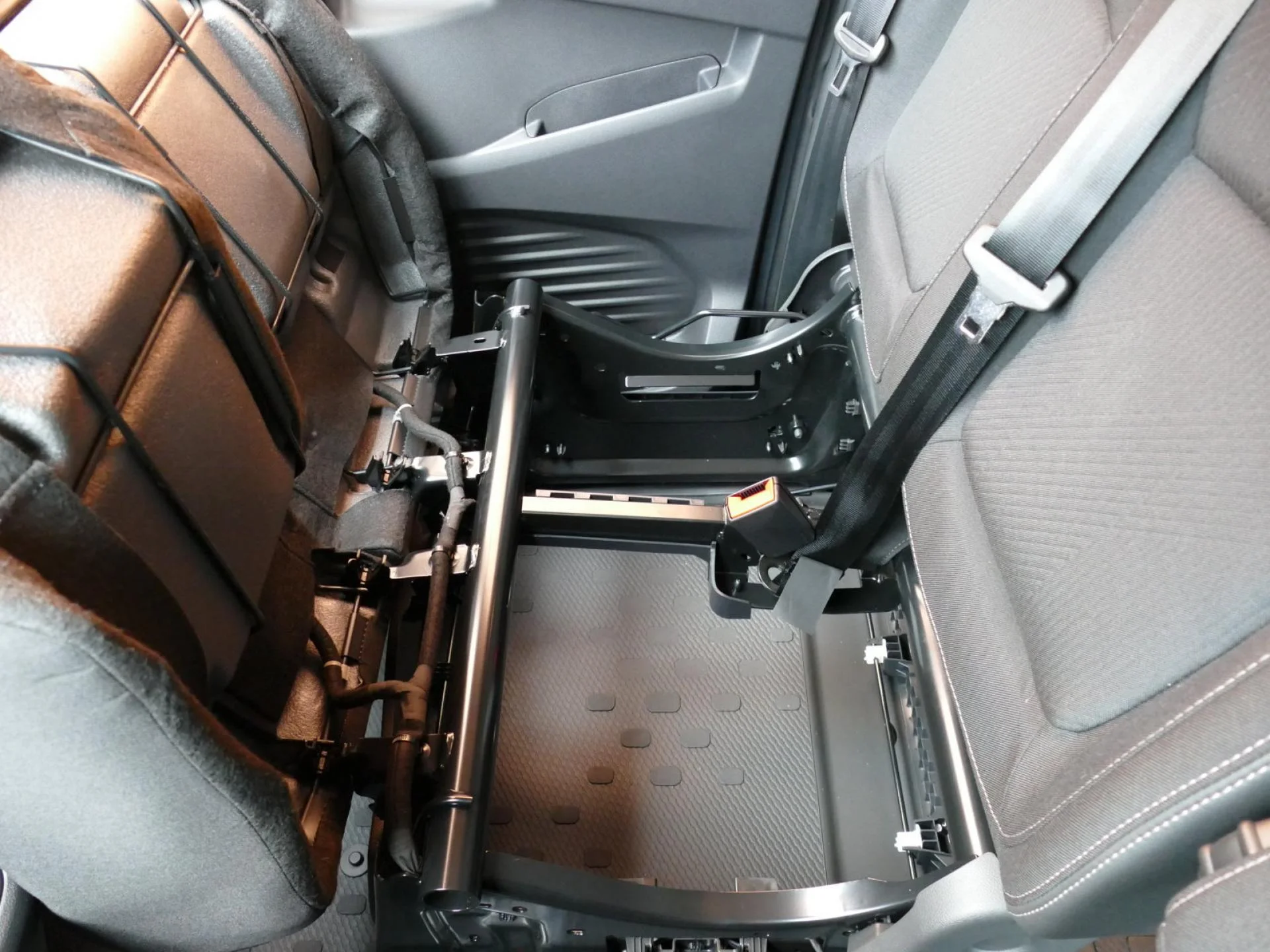 RENAULT TRAFIC - Miniature 25 sur 37 - Cliquer pour voir cette photo