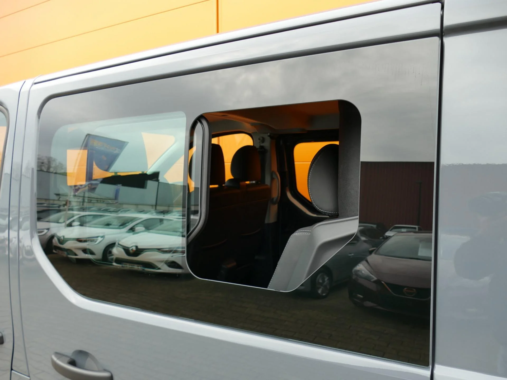 RENAULT TRAFIC - Miniature 30 sur 37 - Cliquer pour voir cette photo