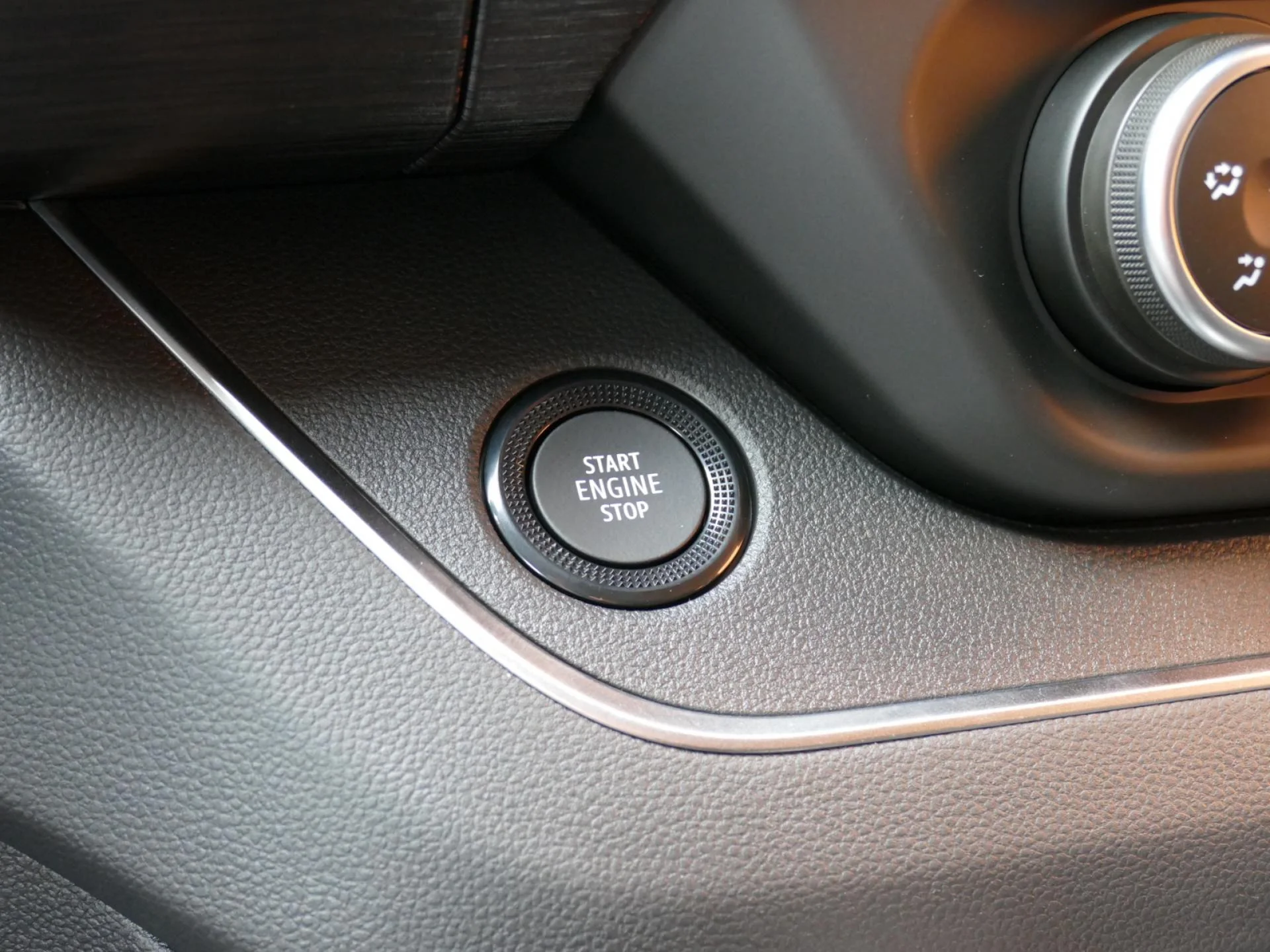 RENAULT TRAFIC - Miniature 22 sur 37 - Cliquer pour voir cette photo