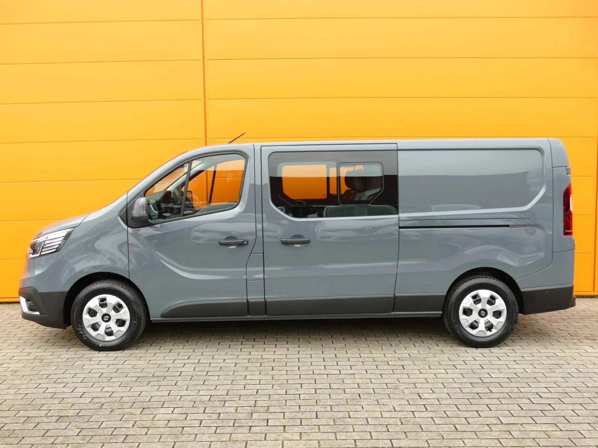 RENAULT TRAFIC - Miniature 4 sur 37 - Cliquer pour voir cette photo