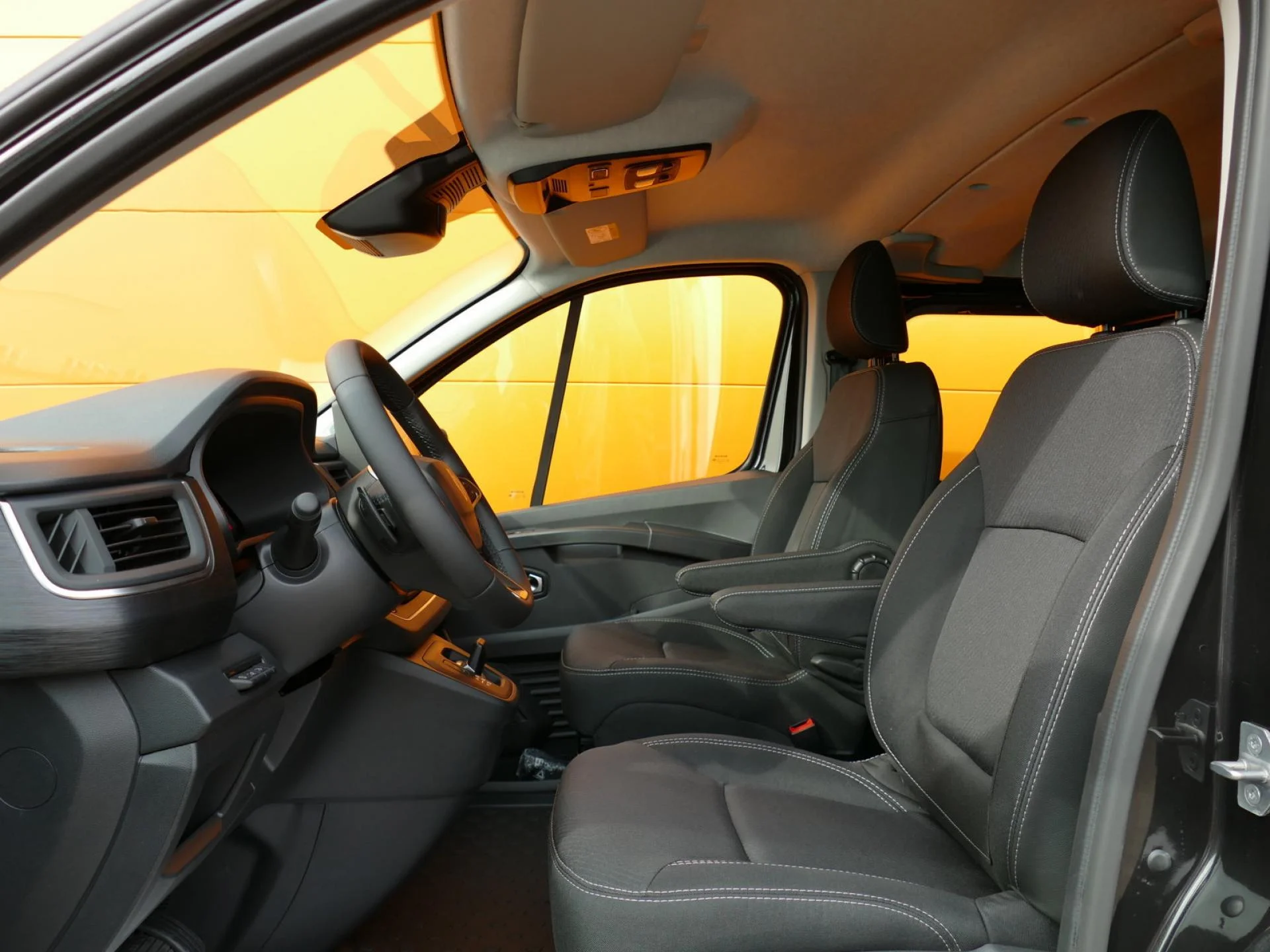 RENAULT TRAFIC - Miniature 7 sur 34 - Cliquer pour voir cette photo