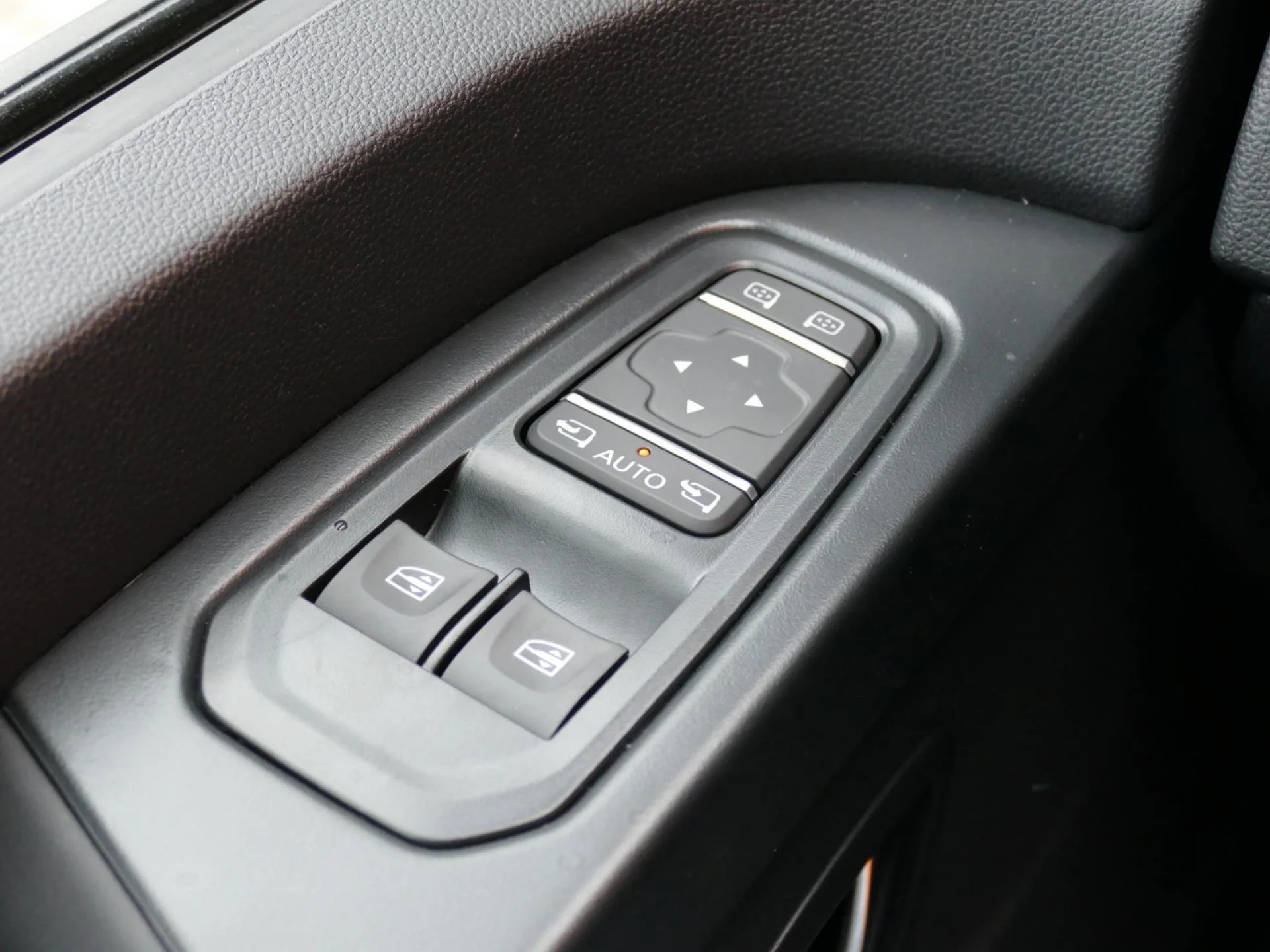 RENAULT TRAFIC - Miniature 24 sur 34 - Cliquer pour voir cette photo