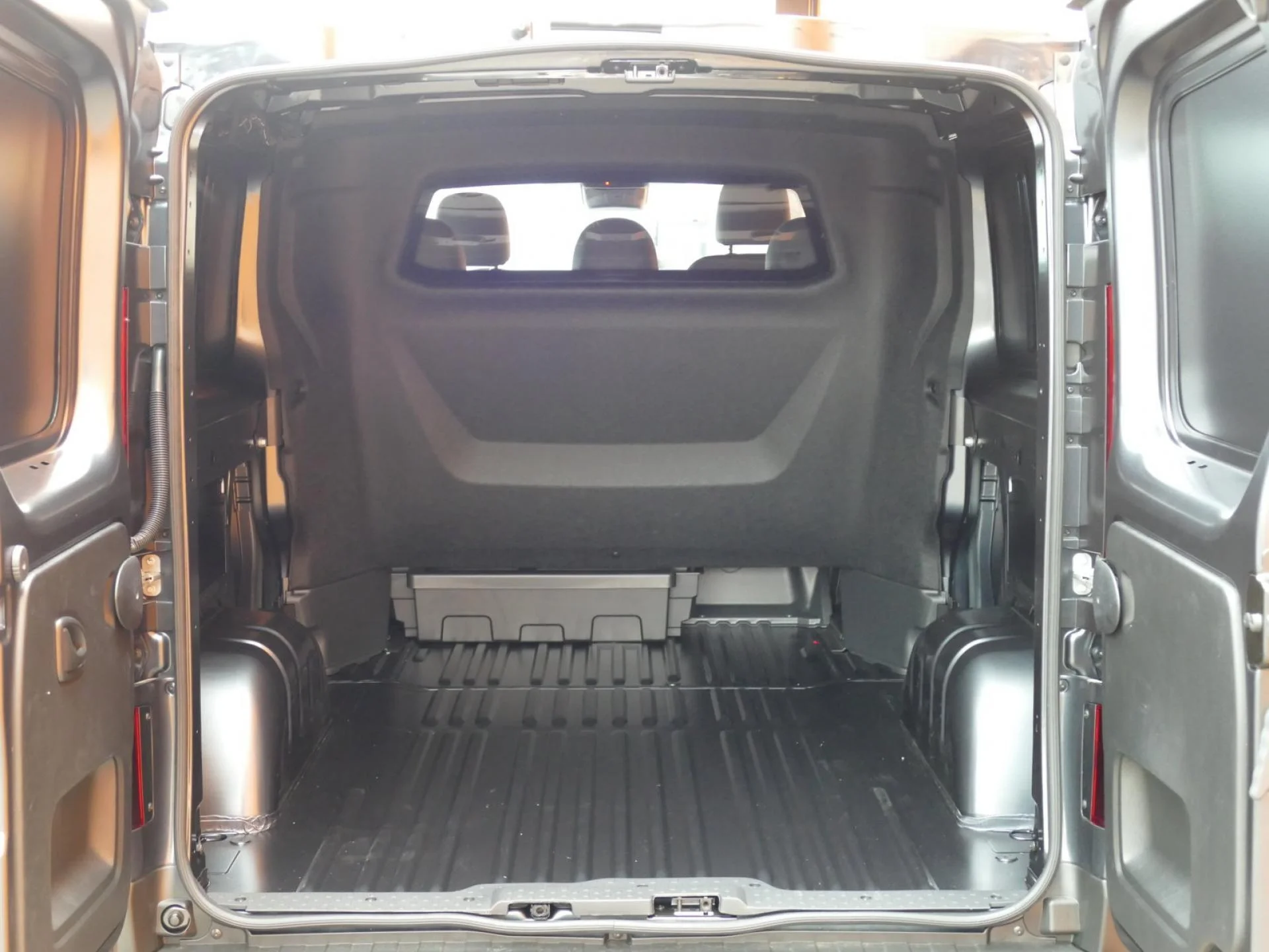 RENAULT TRAFIC - Miniature 9 sur 34 - Cliquer pour voir cette photo