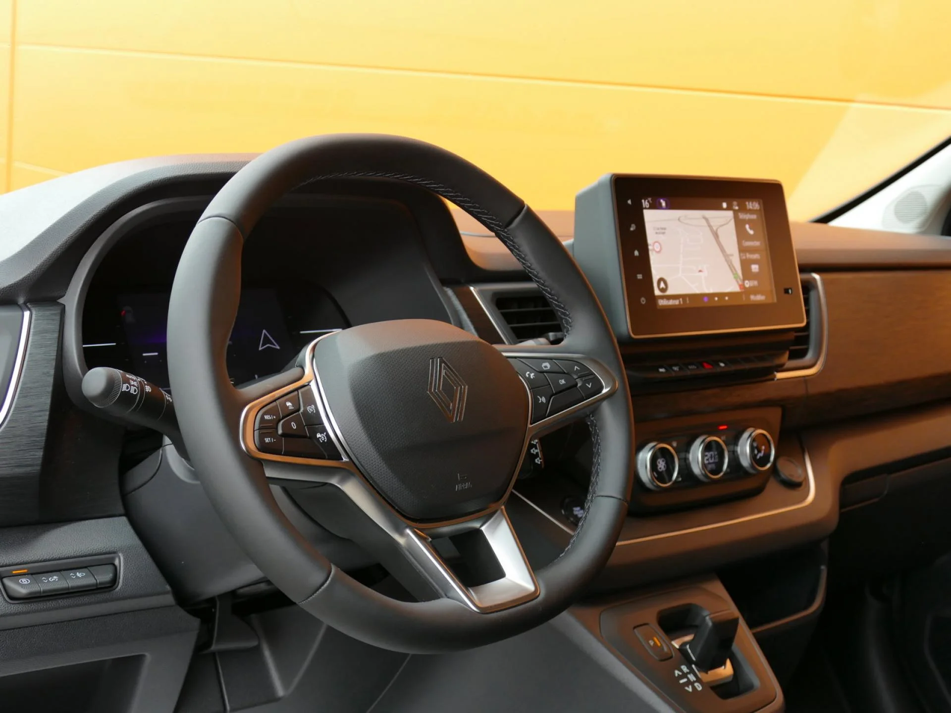 RENAULT TRAFIC - Miniature 16 sur 34 - Cliquer pour voir cette photo