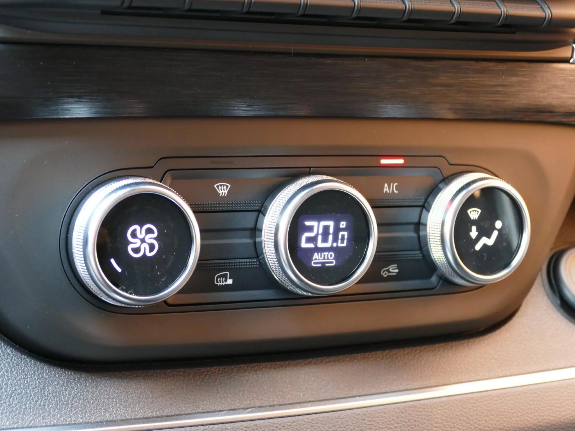 RENAULT TRAFIC - Miniature 15 sur 34 - Cliquer pour voir cette photo