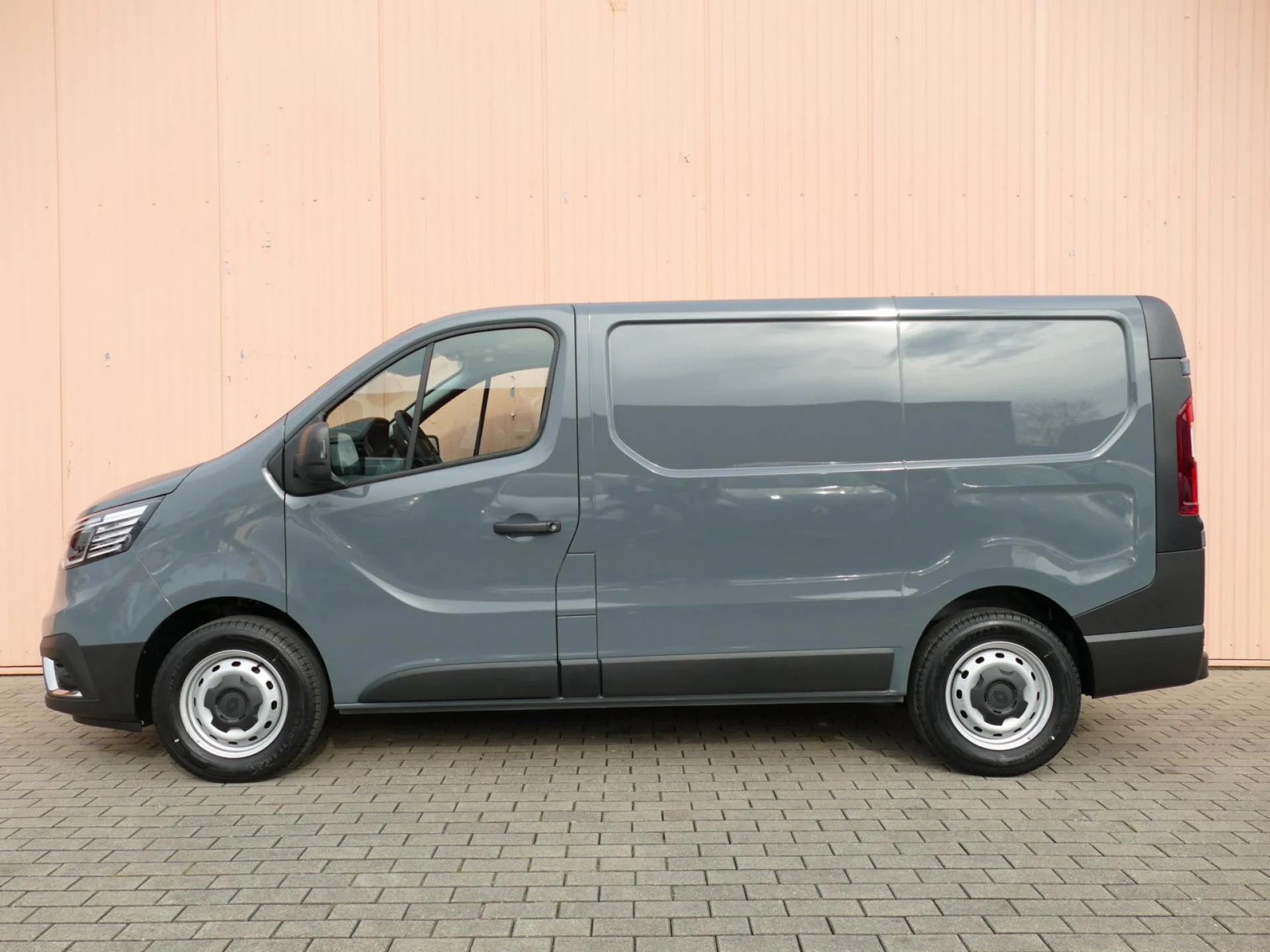 RENAULT TRAFIC - Miniature 29 sur 32 - Cliquer pour voir cette photo