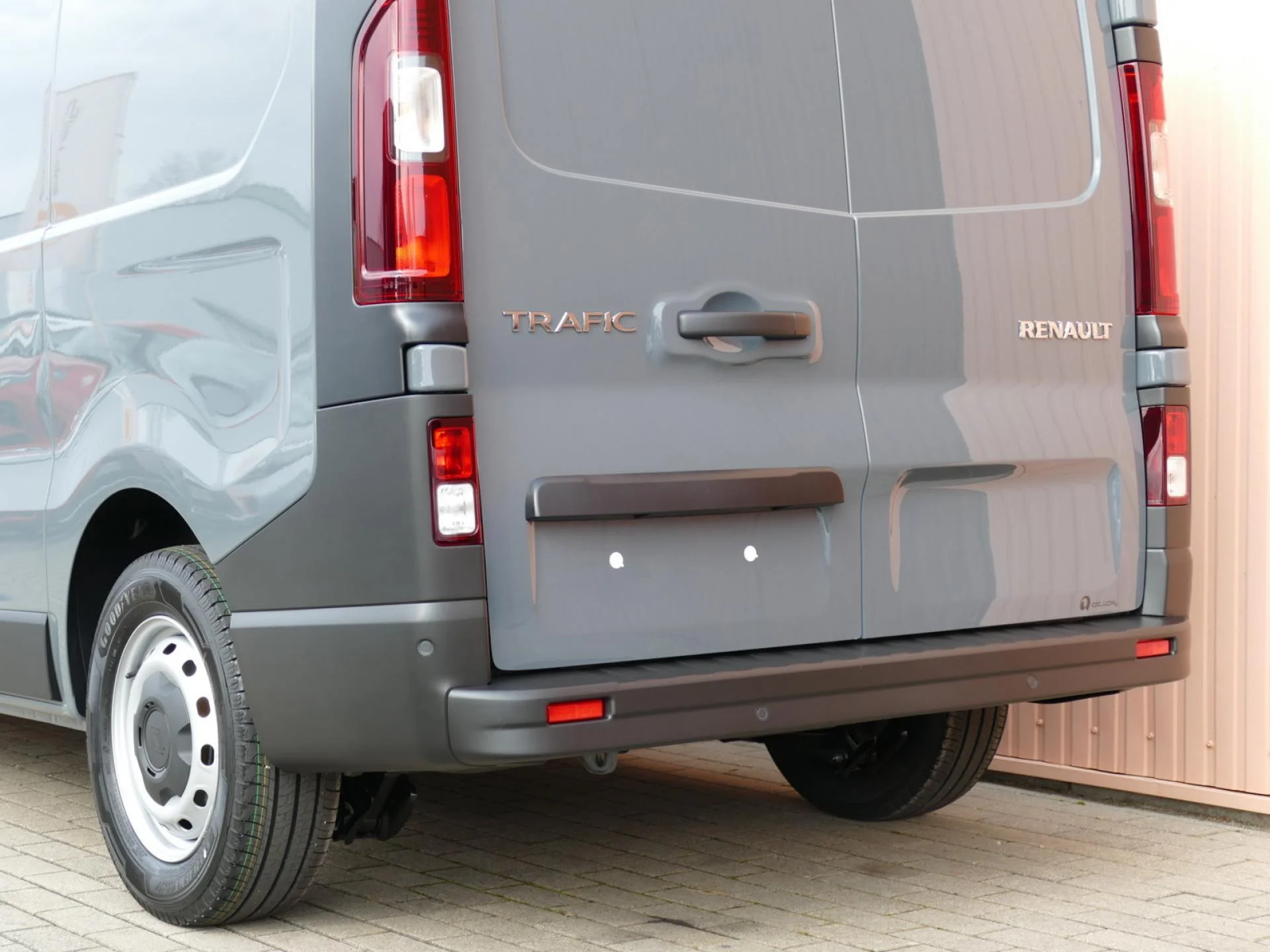RENAULT TRAFIC - Miniature 6 sur 32 - Cliquer pour voir cette photo