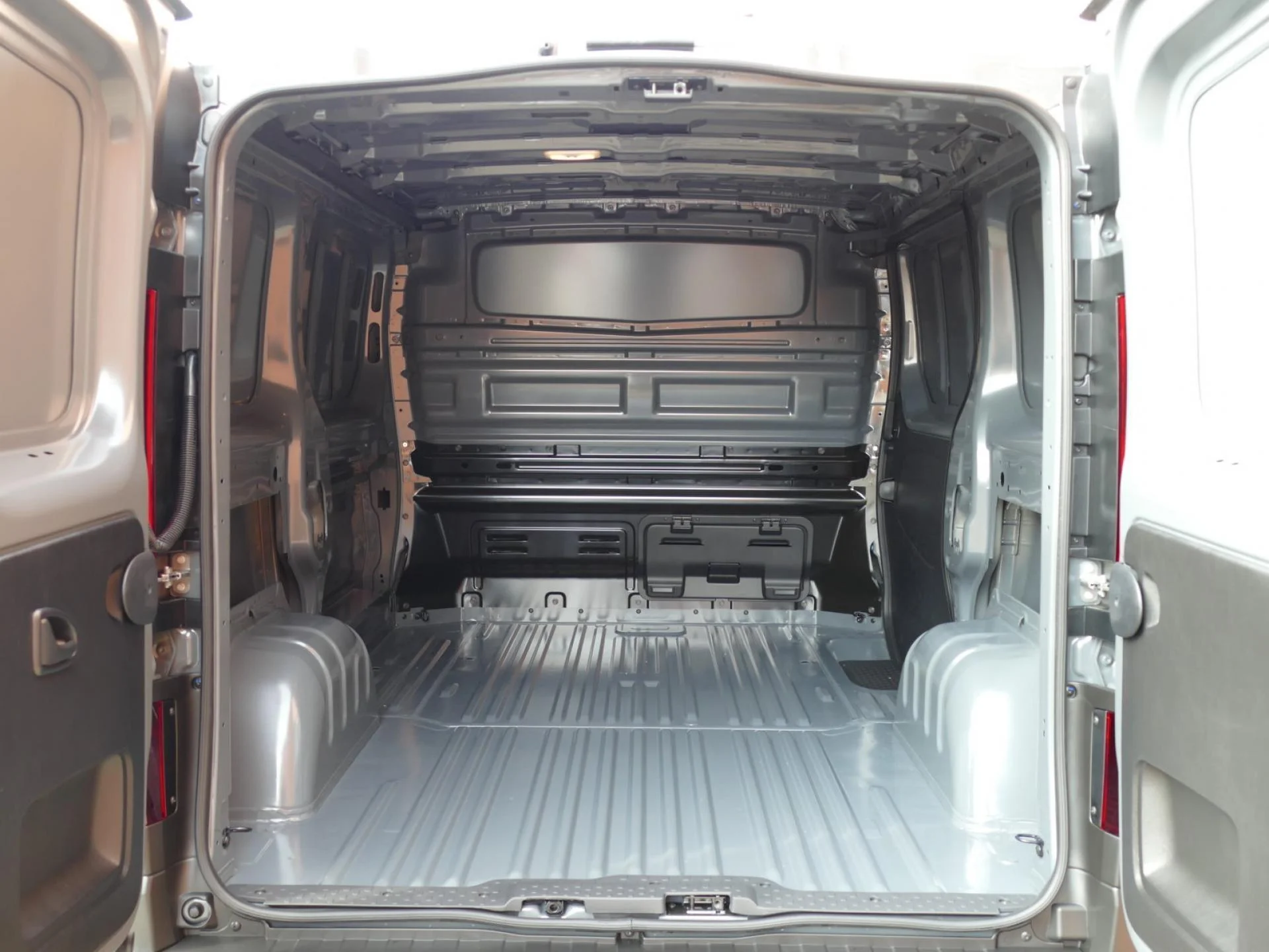 RENAULT TRAFIC - Miniature 17 sur 32 - Cliquer pour voir cette photo