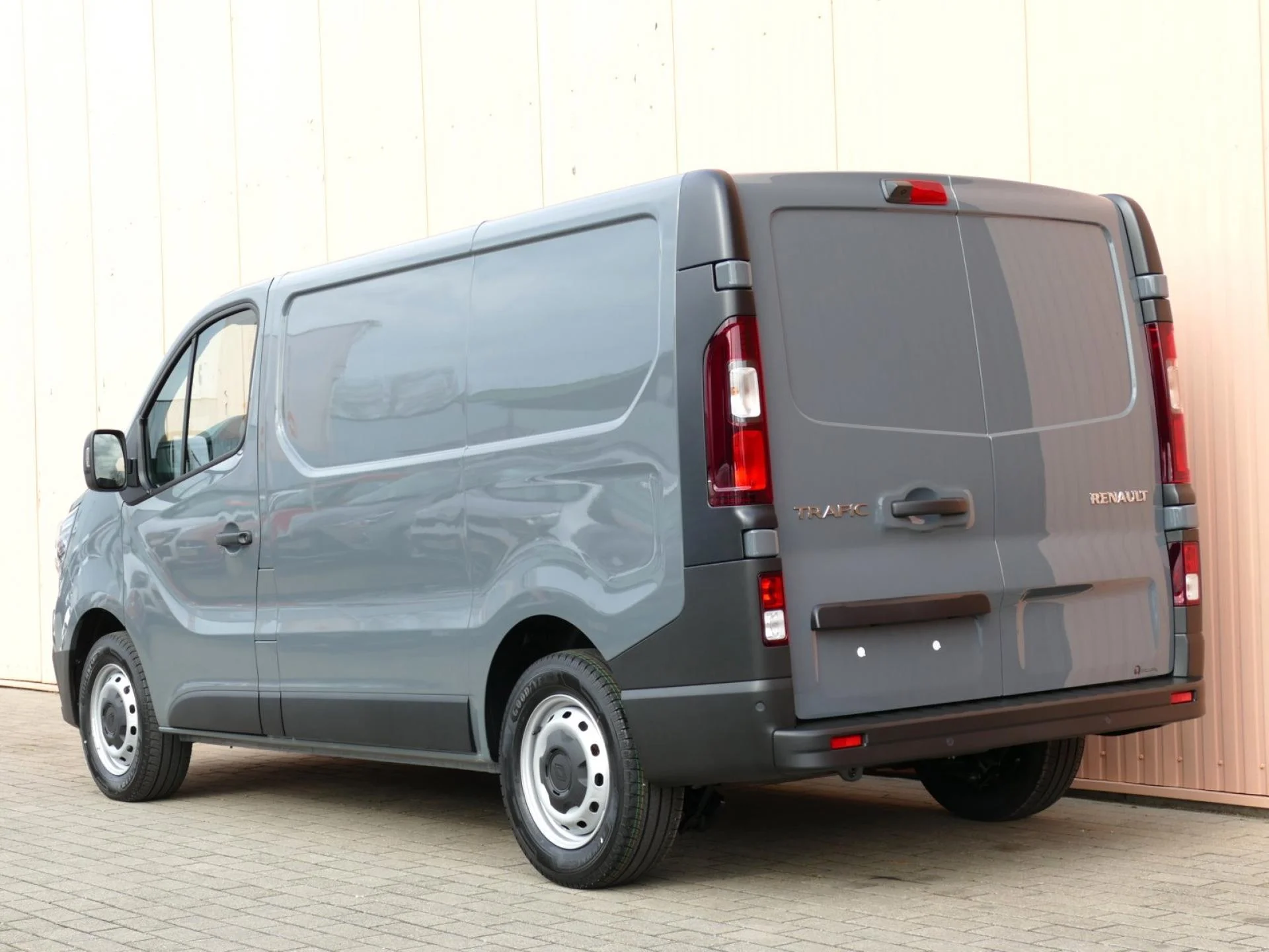 RENAULT TRAFIC - Miniature 24 sur 32 - Cliquer pour voir cette photo