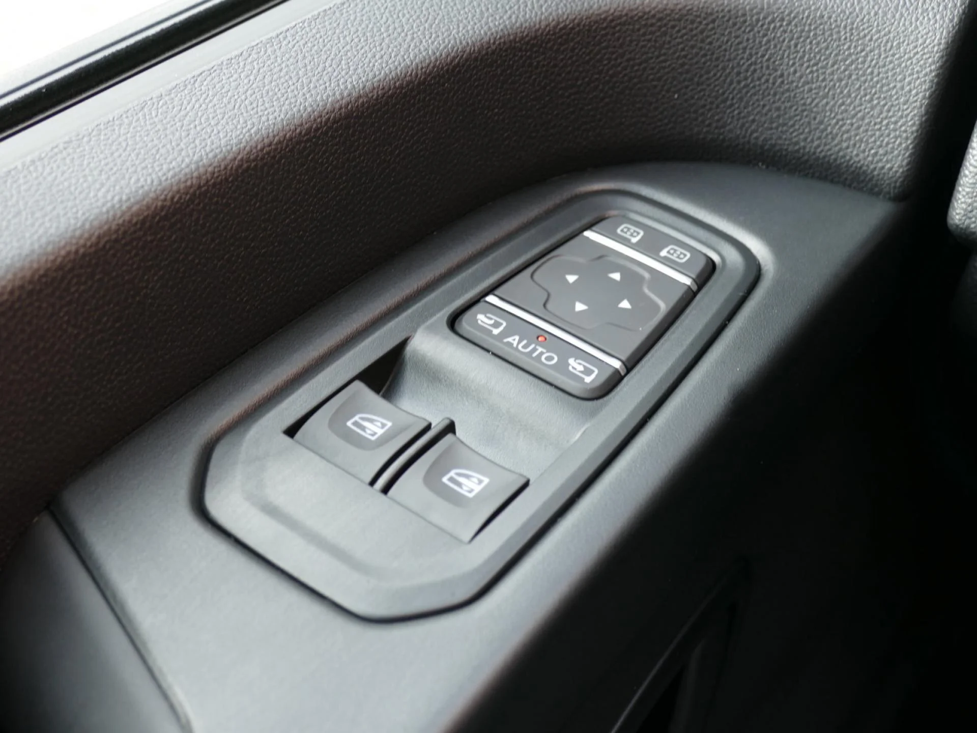 RENAULT TRAFIC - Miniature 7 sur 32 - Cliquer pour voir cette photo