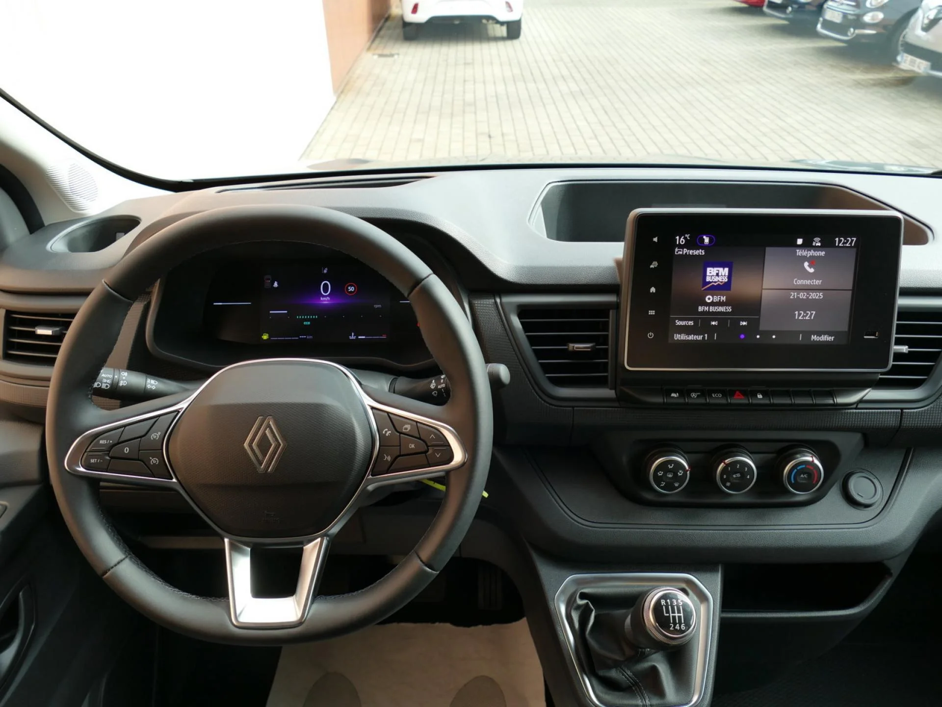 RENAULT TRAFIC - Miniature 25 sur 32 - Cliquer pour voir cette photo