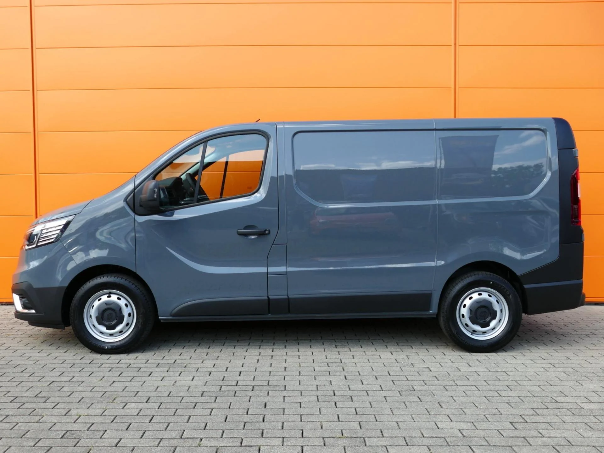 RENAULT TRAFIC - Miniature 3 sur 32 - Cliquer pour voir cette photo