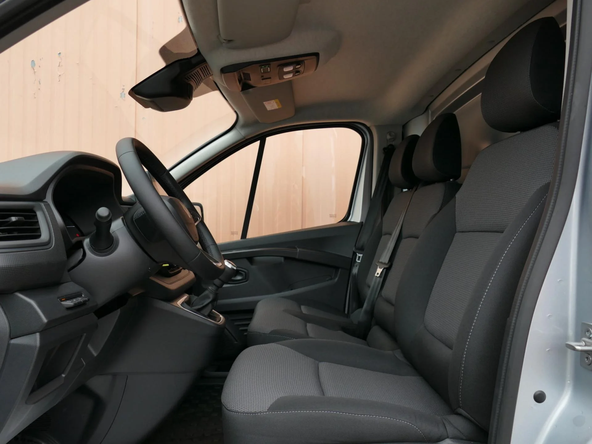 RENAULT TRAFIC - Miniature 15 sur 32 - Cliquer pour voir cette photo