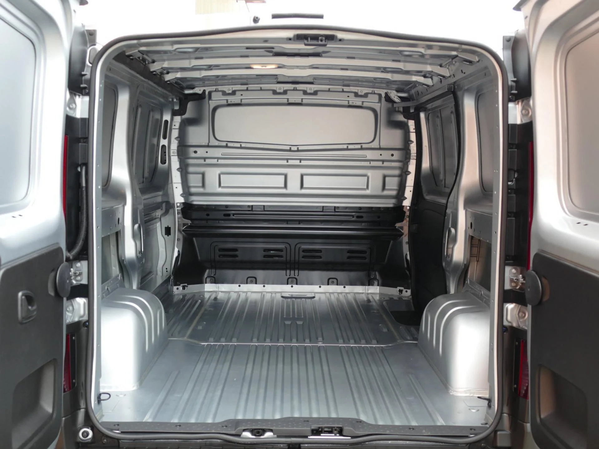 RENAULT TRAFIC - Miniature 23 sur 32 - Cliquer pour voir cette photo