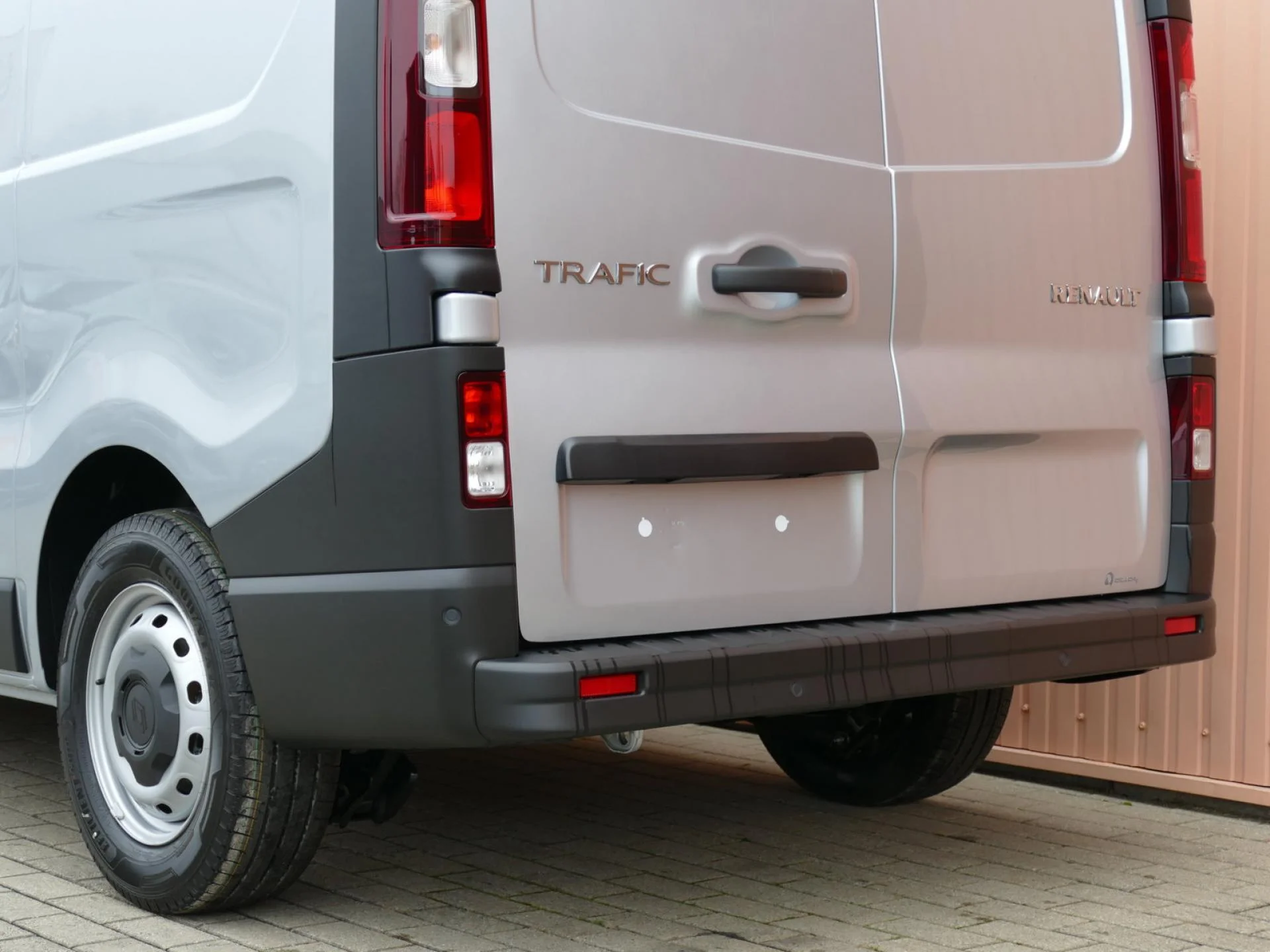 RENAULT TRAFIC - Miniature 28 sur 32 - Cliquer pour voir cette photo