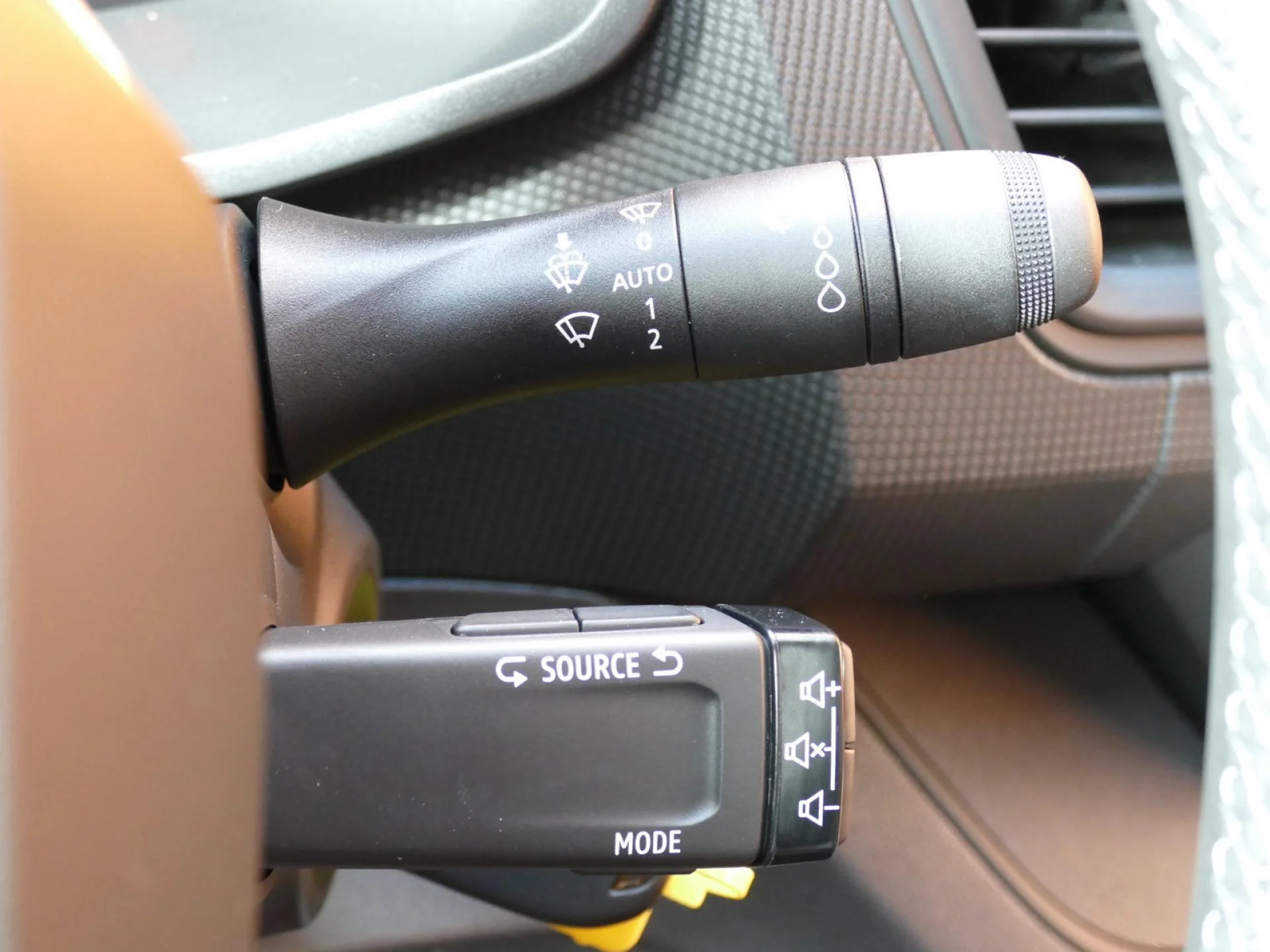 RENAULT TRAFIC - Miniature 25 sur 32 - Cliquer pour voir cette photo