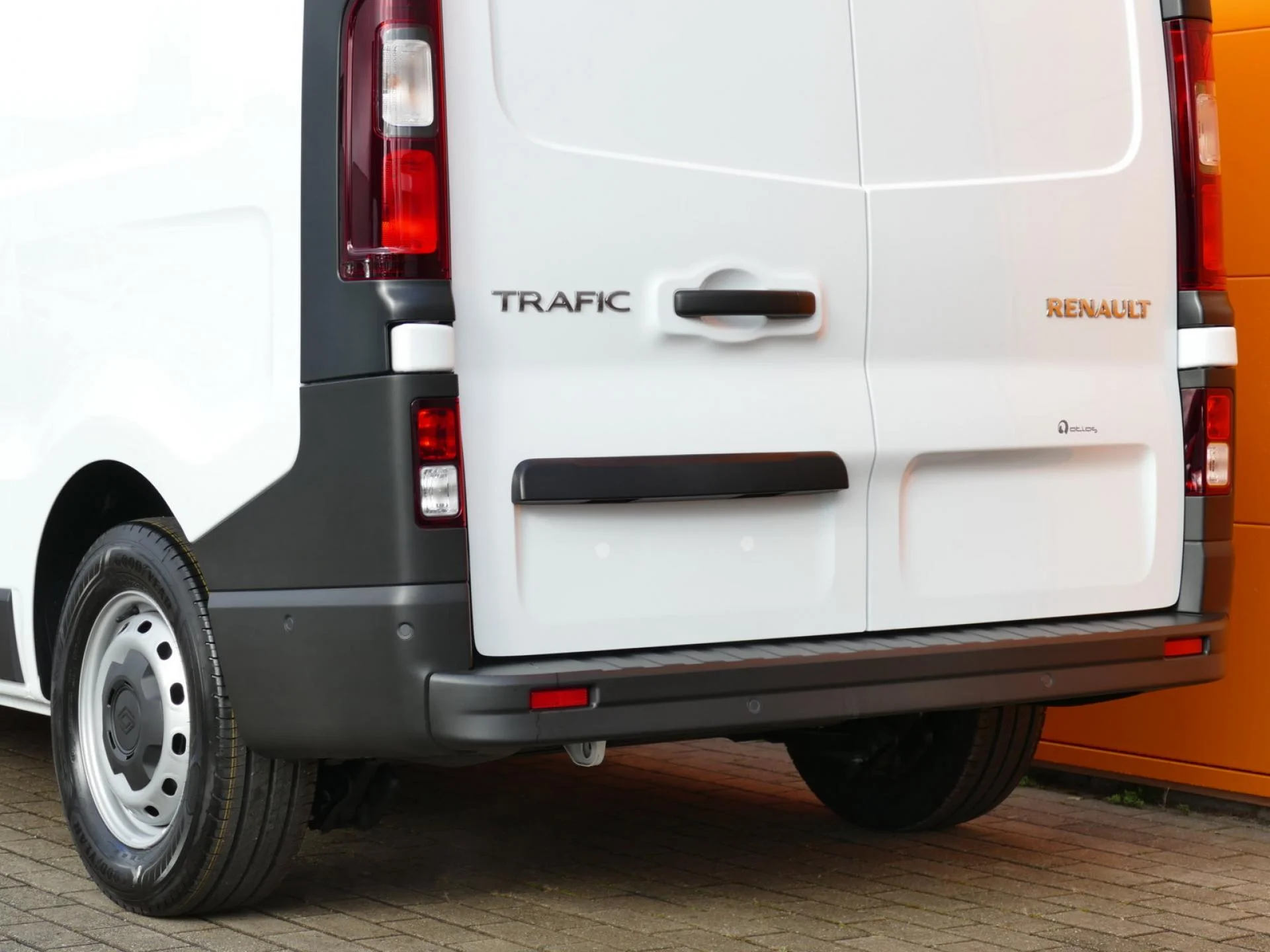 RENAULT TRAFIC - Miniature 29 sur 32 - Cliquer pour voir cette photo