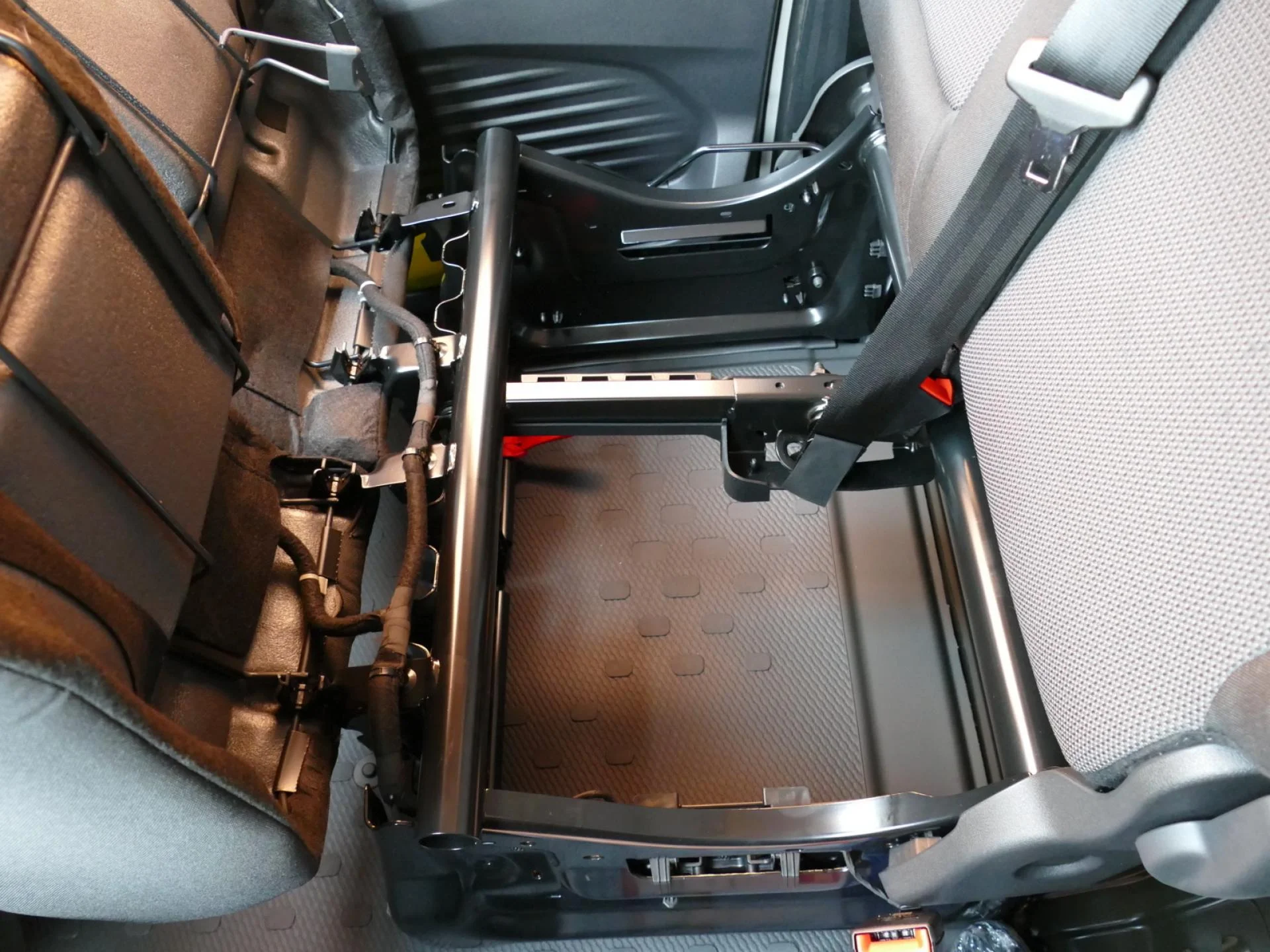 RENAULT TRAFIC - Miniature 21 sur 32 - Cliquer pour voir cette photo