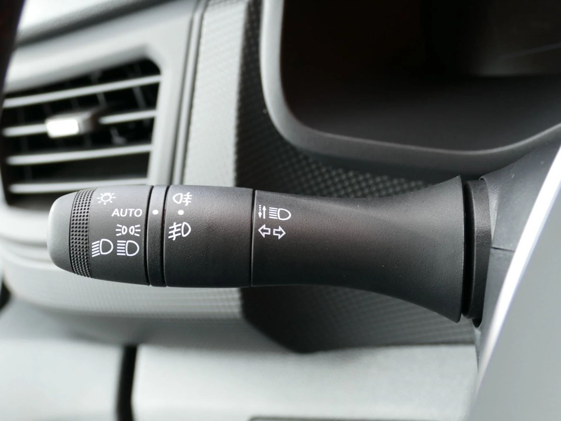 RENAULT TRAFIC - Miniature 18 sur 28 - Cliquer pour voir cette photo