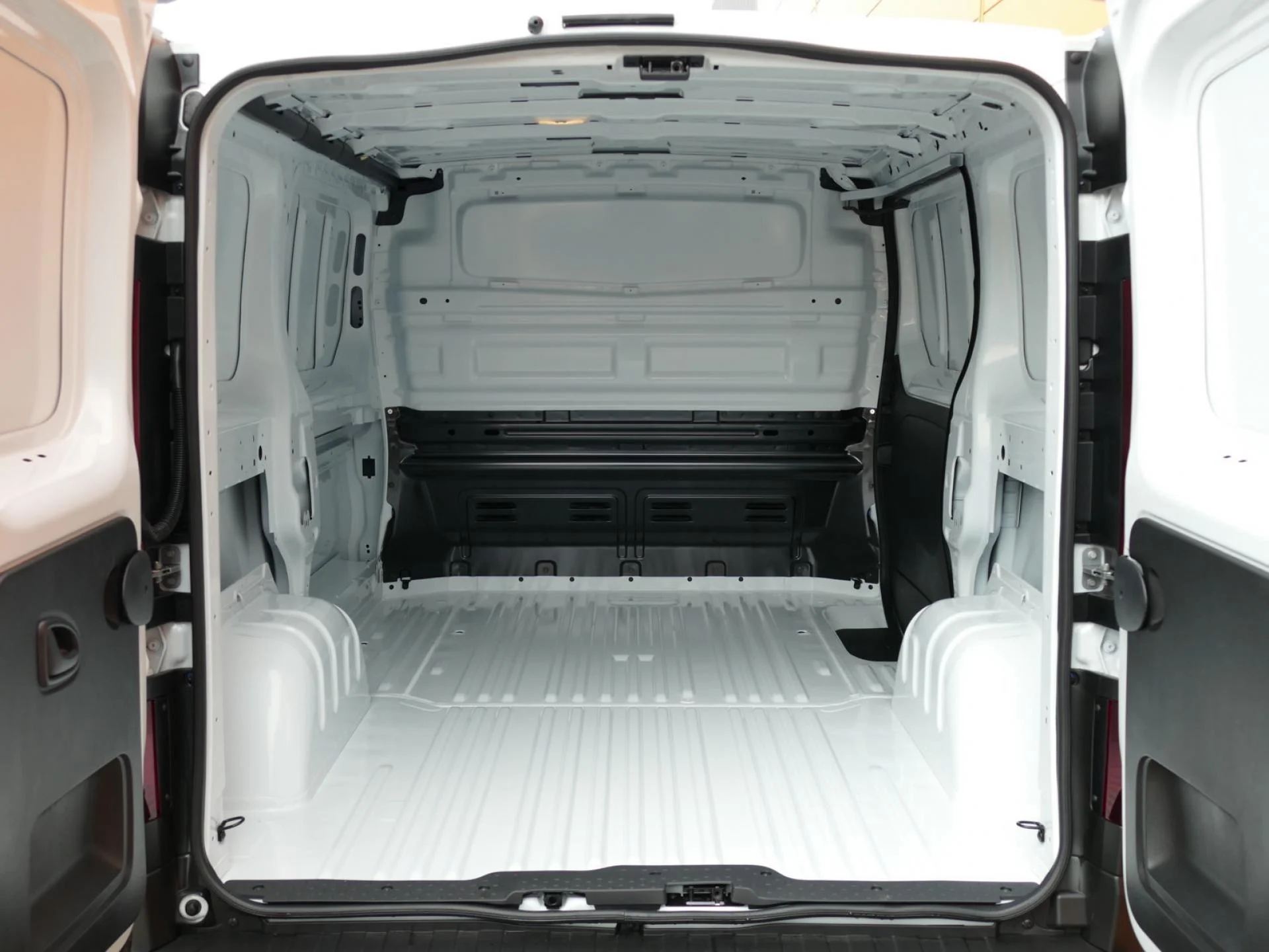 RENAULT TRAFIC - Miniature 5 sur 28 - Cliquer pour voir cette photo