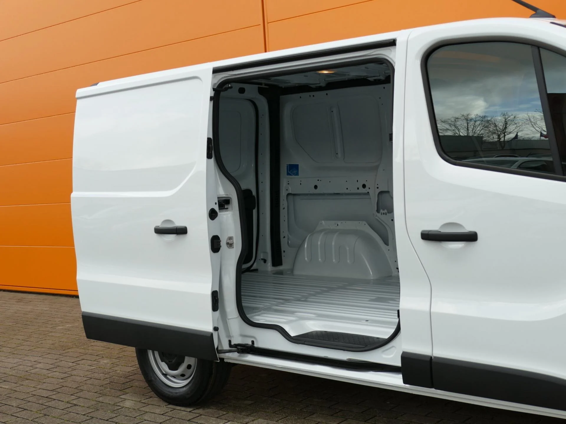 RENAULT TRAFIC - Miniature 7 sur 32 - Cliquer pour voir cette photo