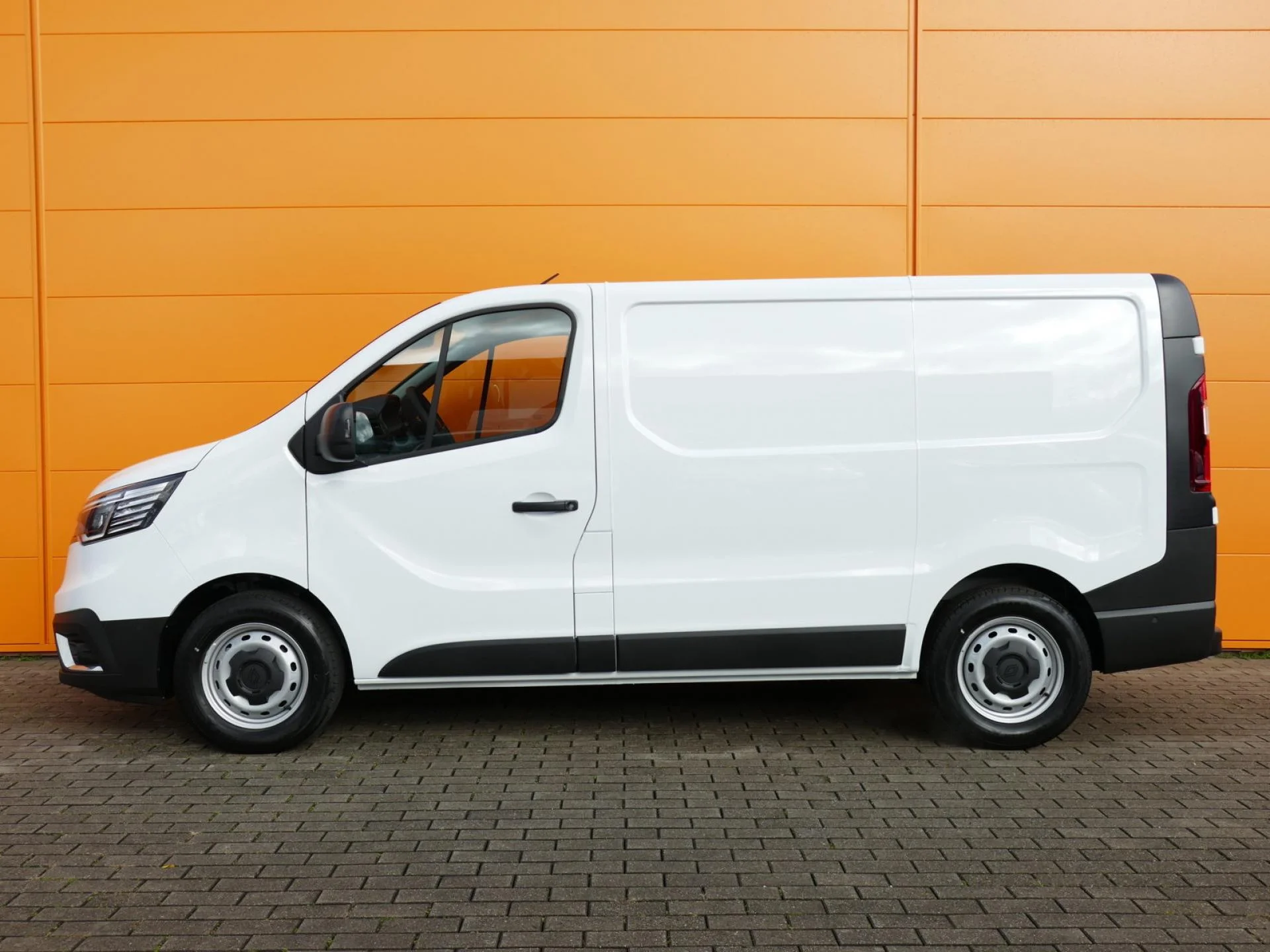 RENAULT TRAFIC - Miniature 3 sur 32 - Cliquer pour voir cette photo