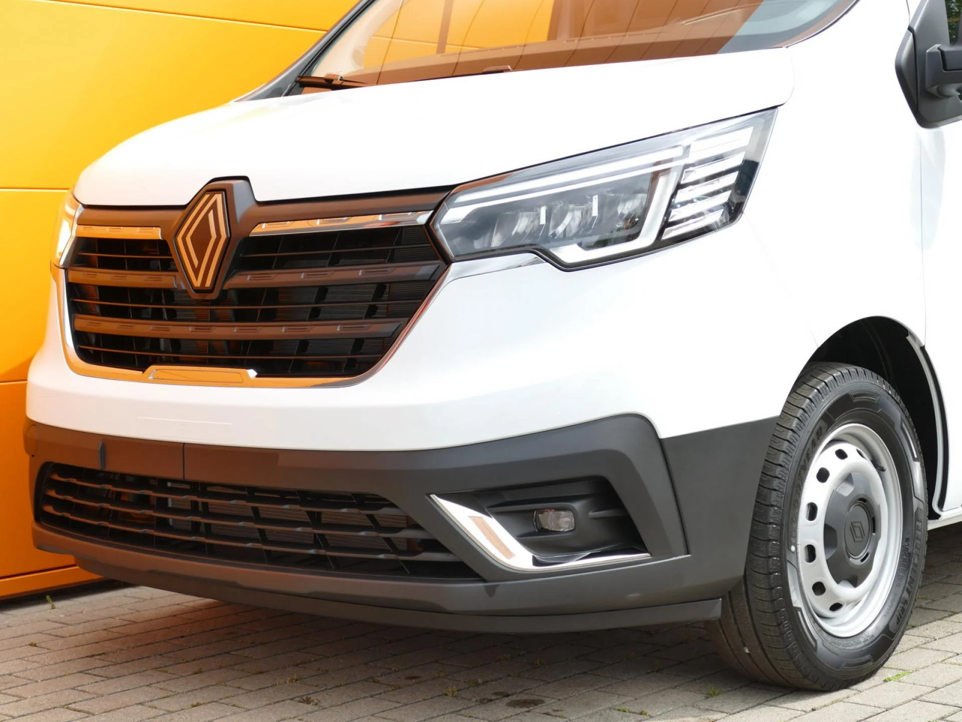 RENAULT TRAFIC - Miniature 21 sur 28 - Cliquer pour voir cette photo