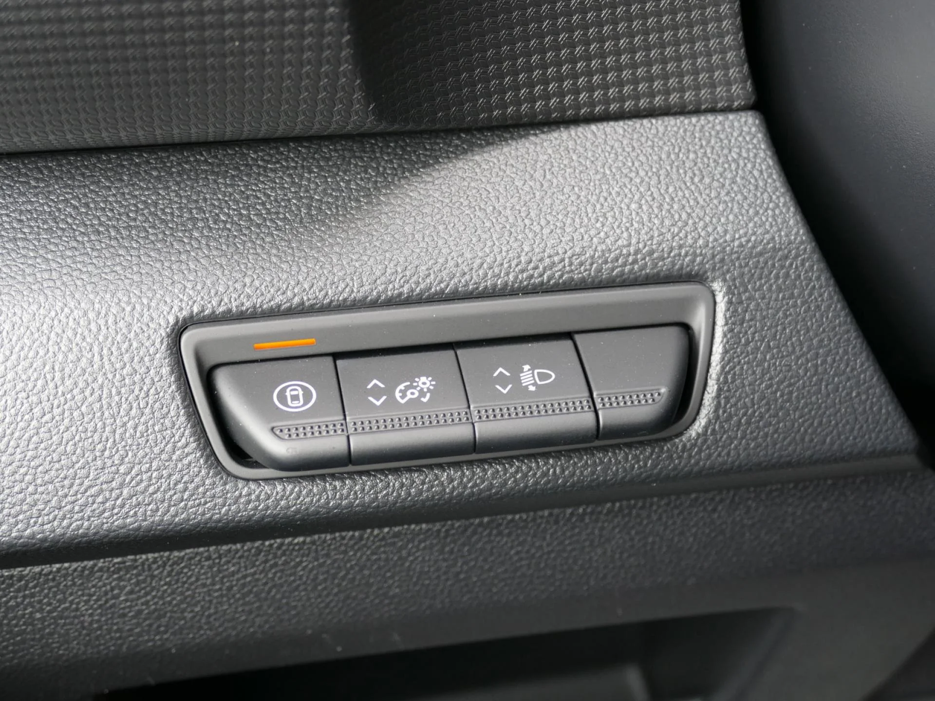 RENAULT TRAFIC - Miniature 16 sur 28 - Cliquer pour voir cette photo