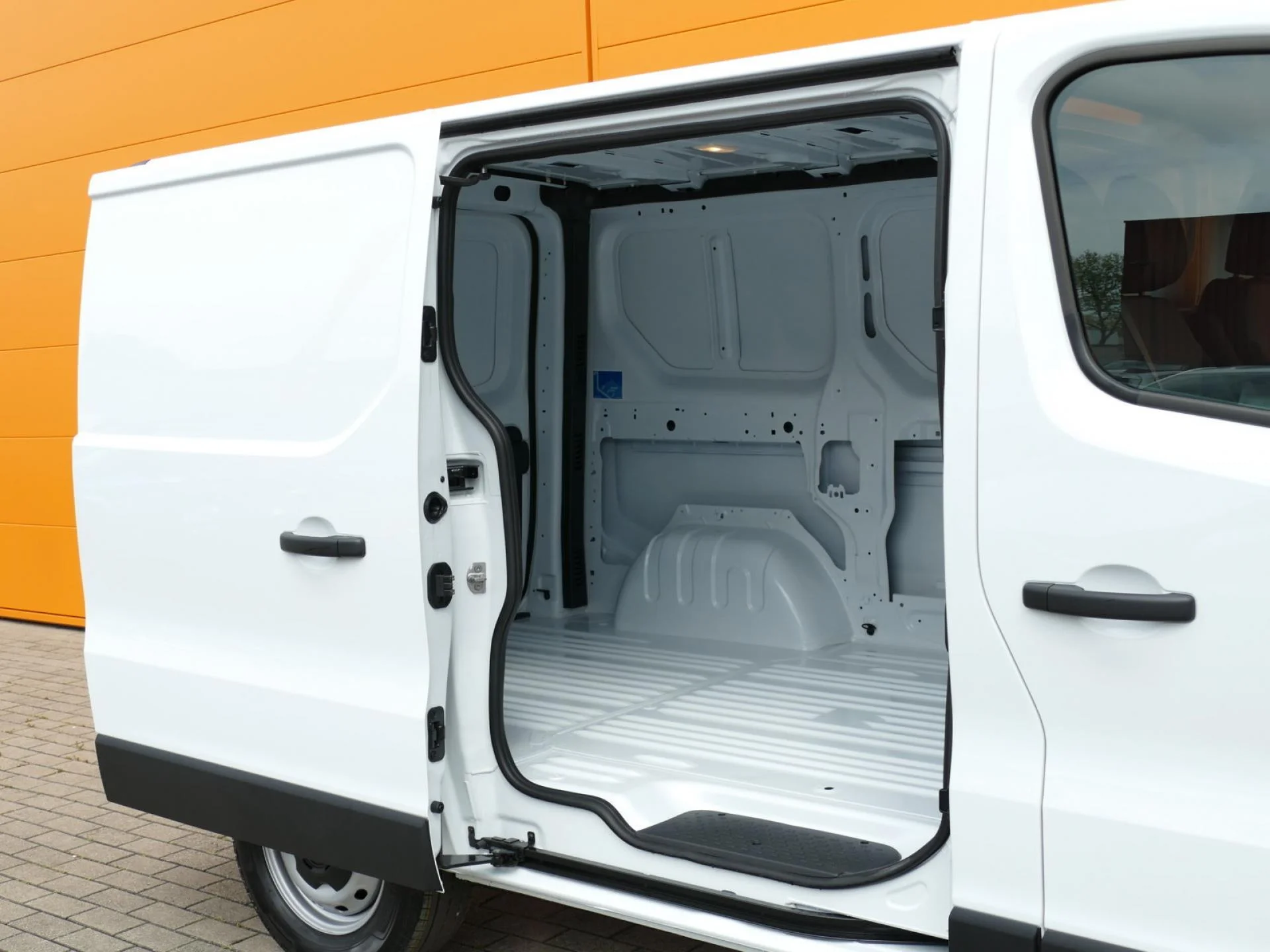 RENAULT TRAFIC - Miniature 6 sur 28 - Cliquer pour voir cette photo