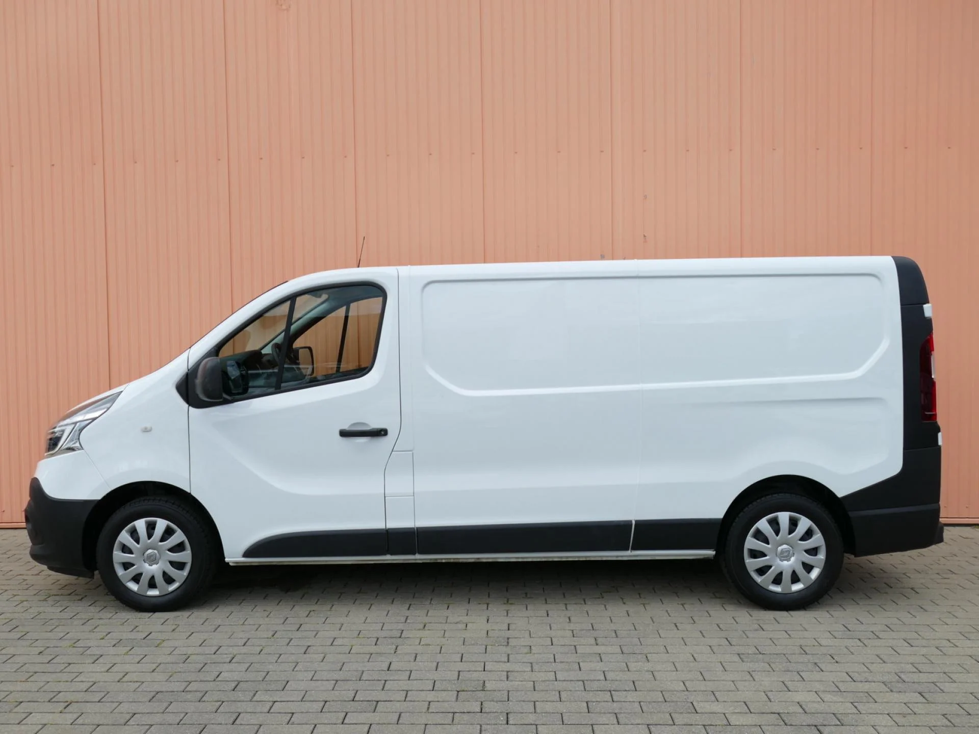 RENAULT TRAFIC - Miniature 3 sur 29 - Cliquer pour voir cette photo