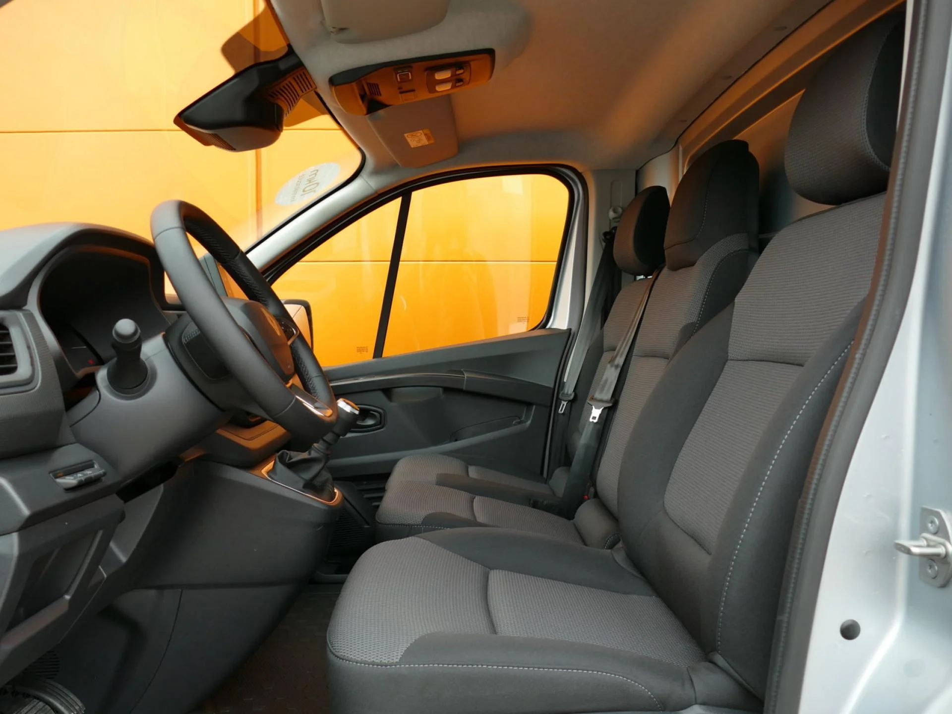 RENAULT TRAFIC - Miniature 6 sur 32 - Cliquer pour voir cette photo