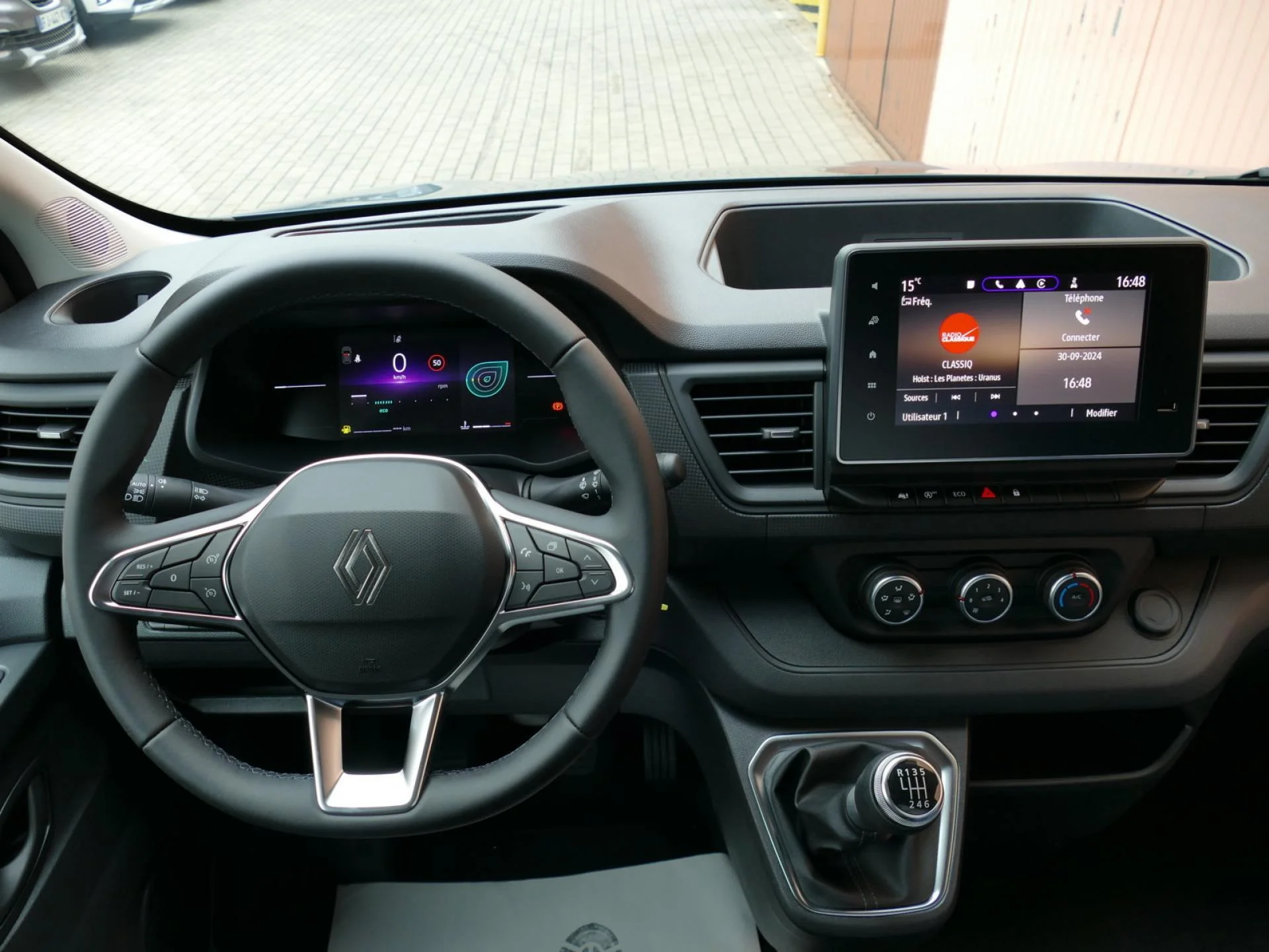 RENAULT TRAFIC - Miniature 30 sur 32 - Cliquer pour voir cette photo