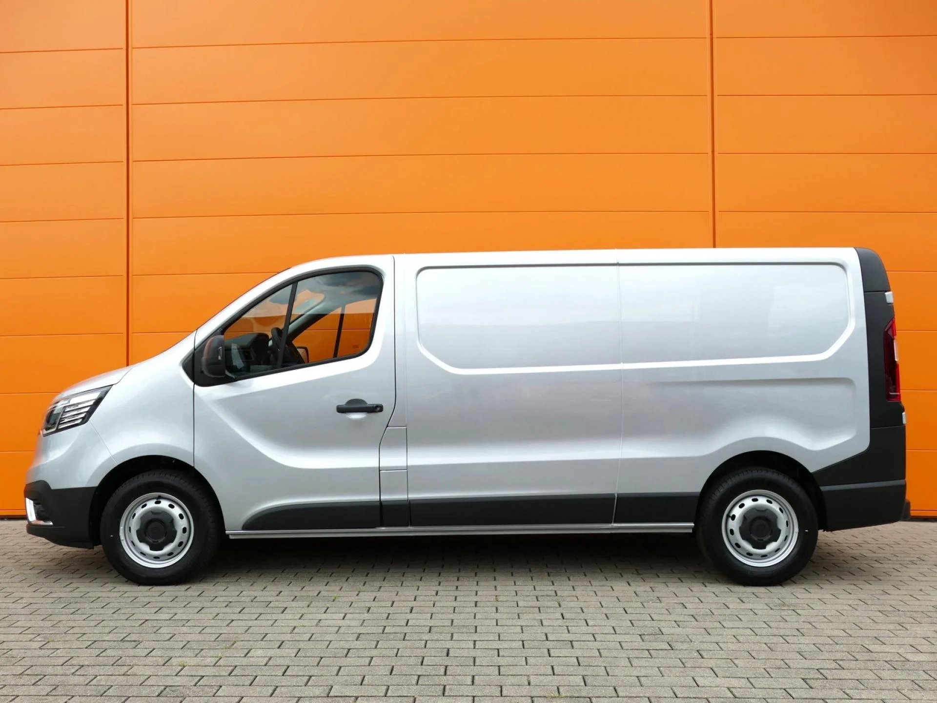 RENAULT TRAFIC - Miniature 3 sur 32 - Cliquer pour voir cette photo