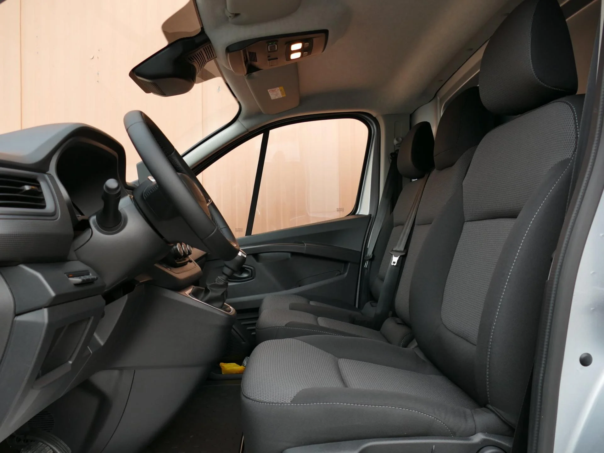 RENAULT TRAFIC - Miniature 23 sur 32 - Cliquer pour voir cette photo