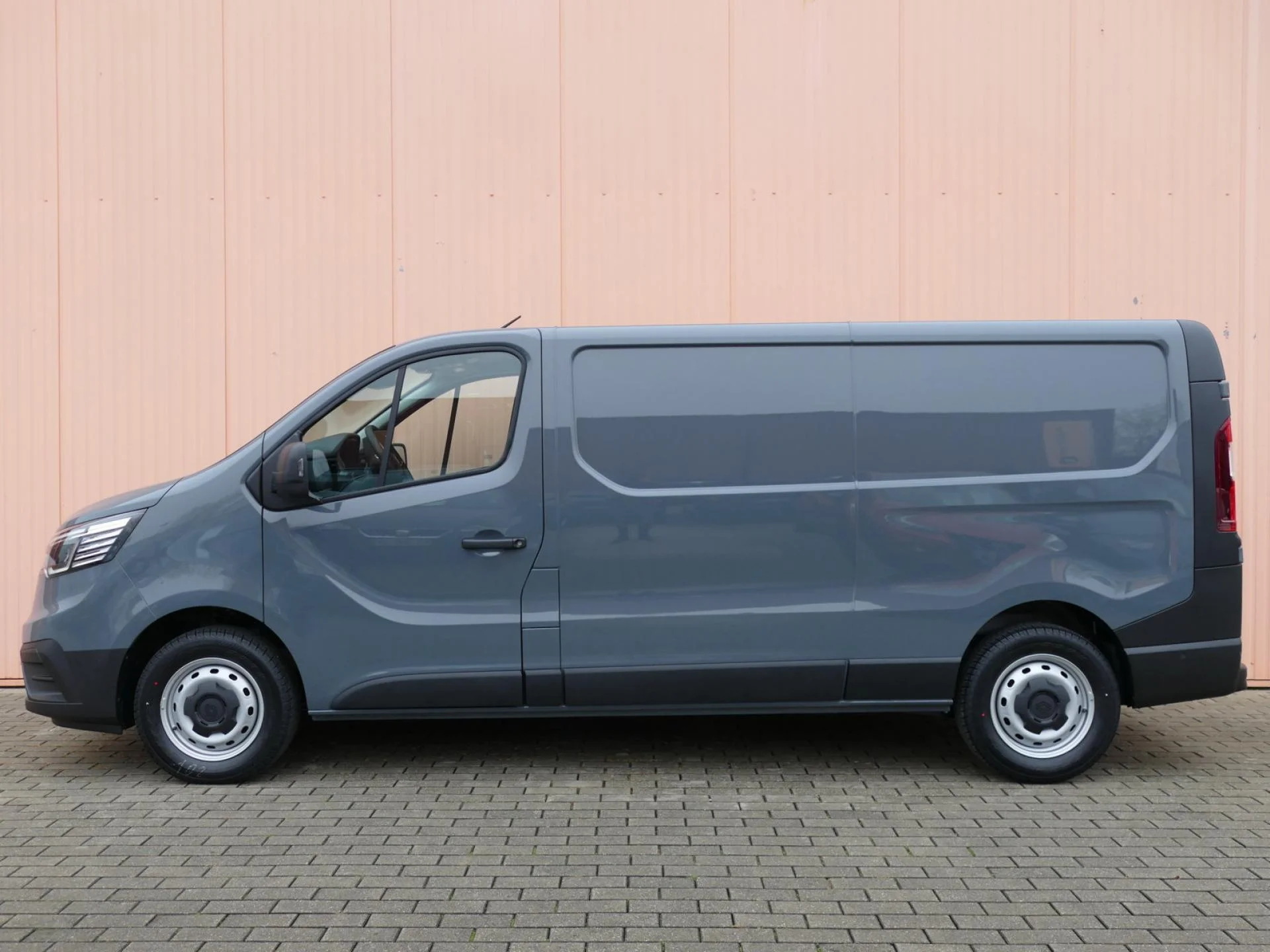 RENAULT TRAFIC - Miniature 3 sur 27 - Cliquer pour voir cette photo