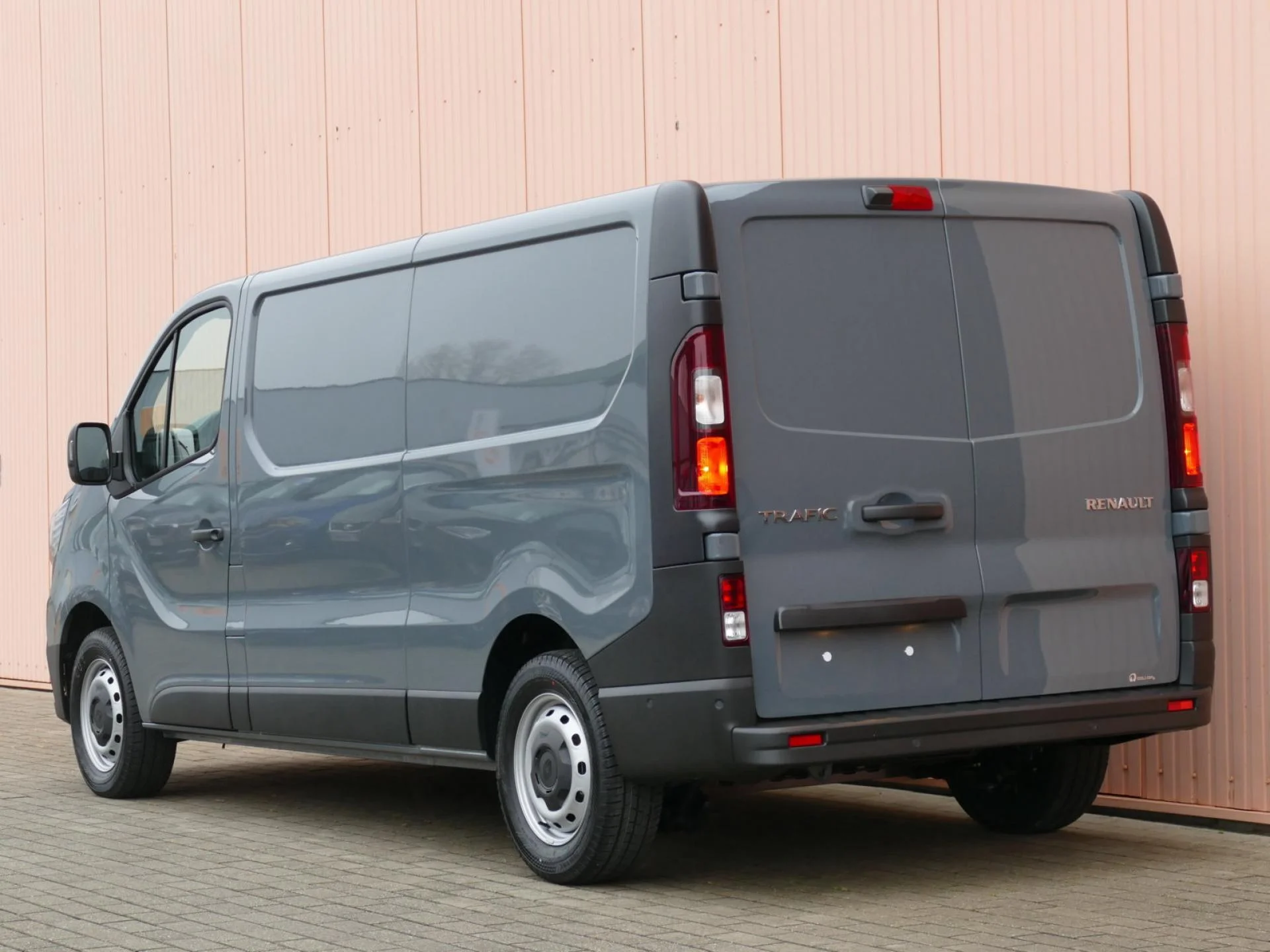 RENAULT TRAFIC - Miniature 26 sur 27 - Cliquer pour voir cette photo