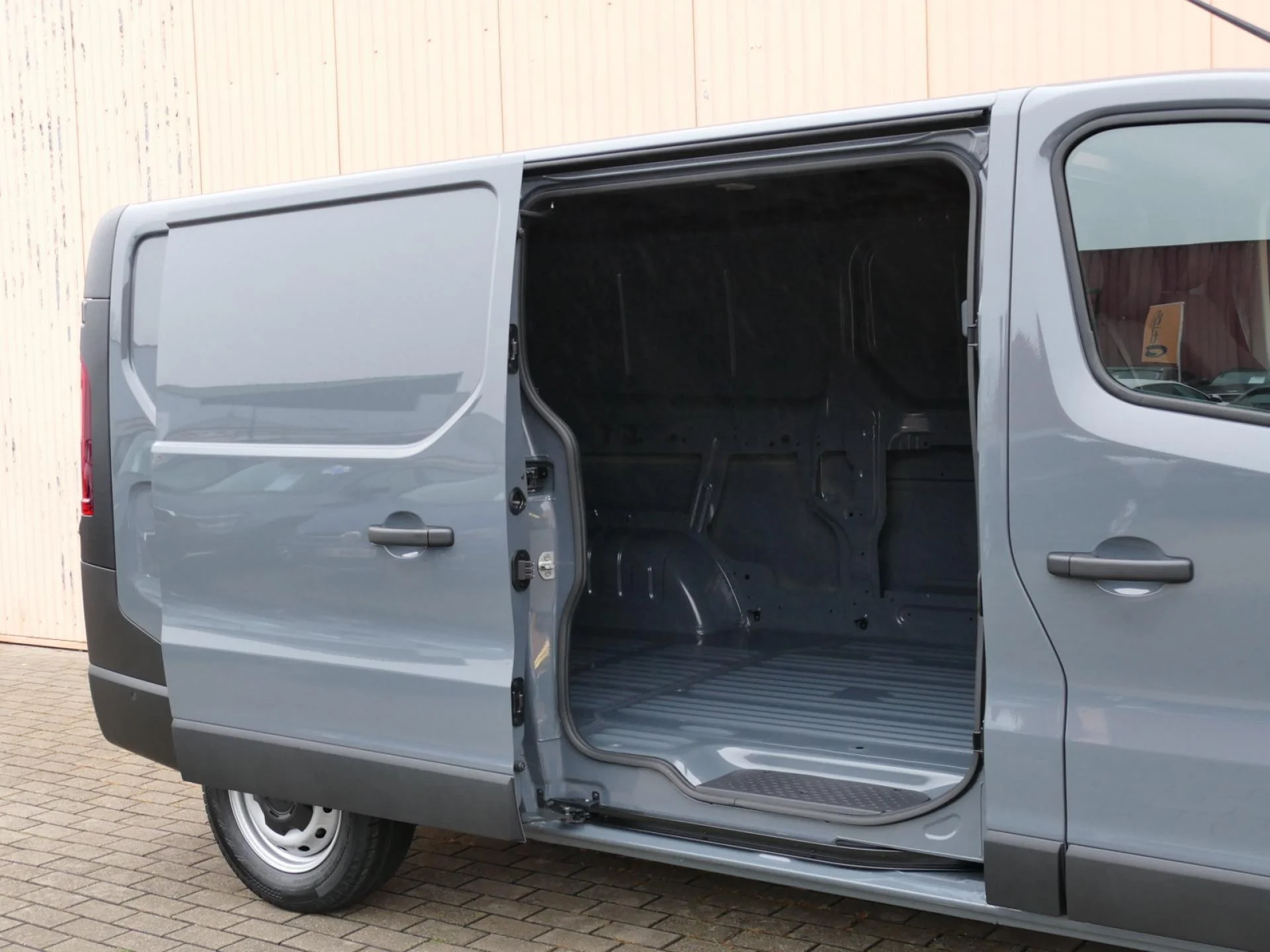 RENAULT TRAFIC - Miniature 8 sur 27 - Cliquer pour voir cette photo