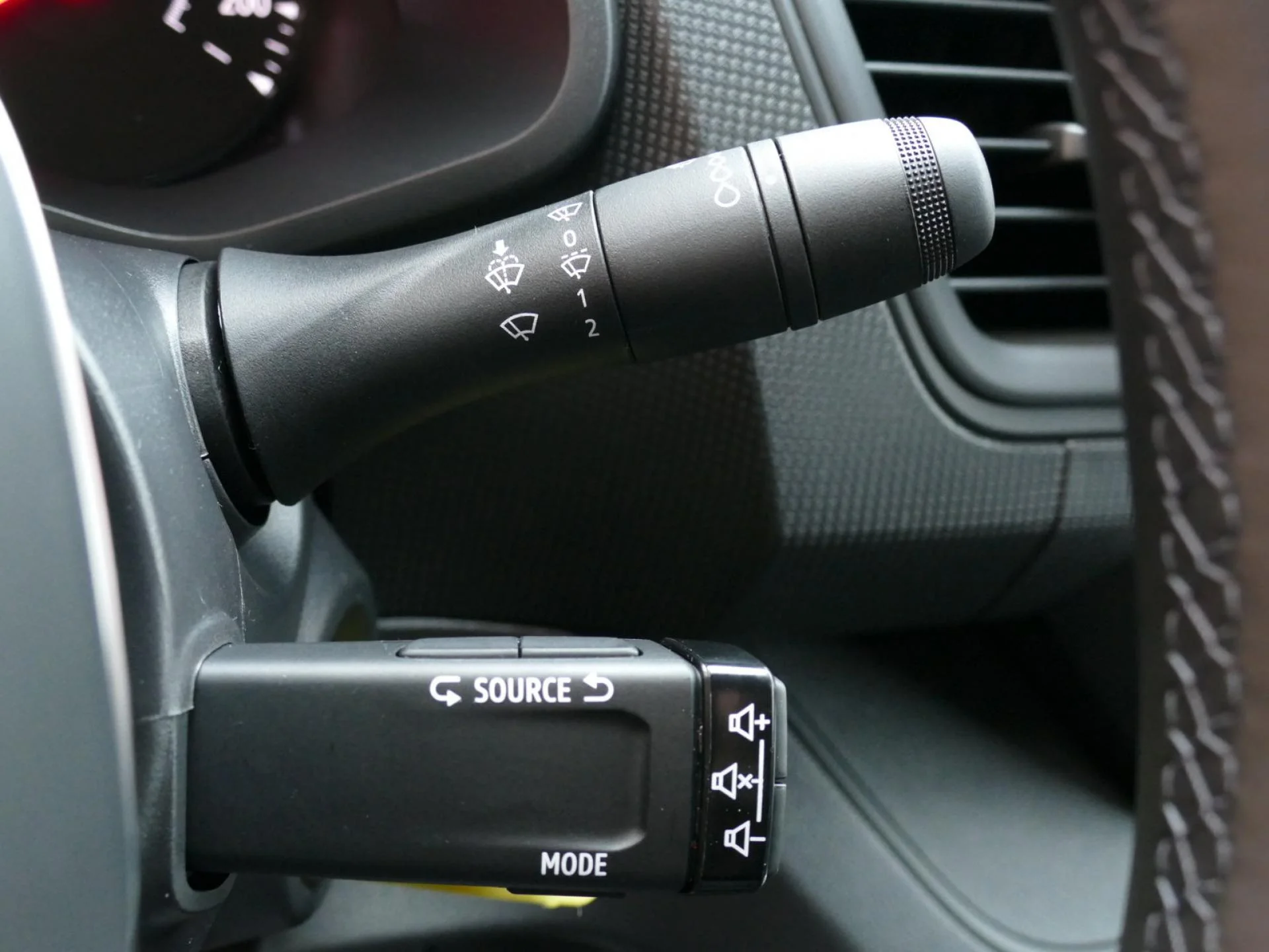RENAULT TRAFIC - Miniature 19 sur 27 - Cliquer pour voir cette photo