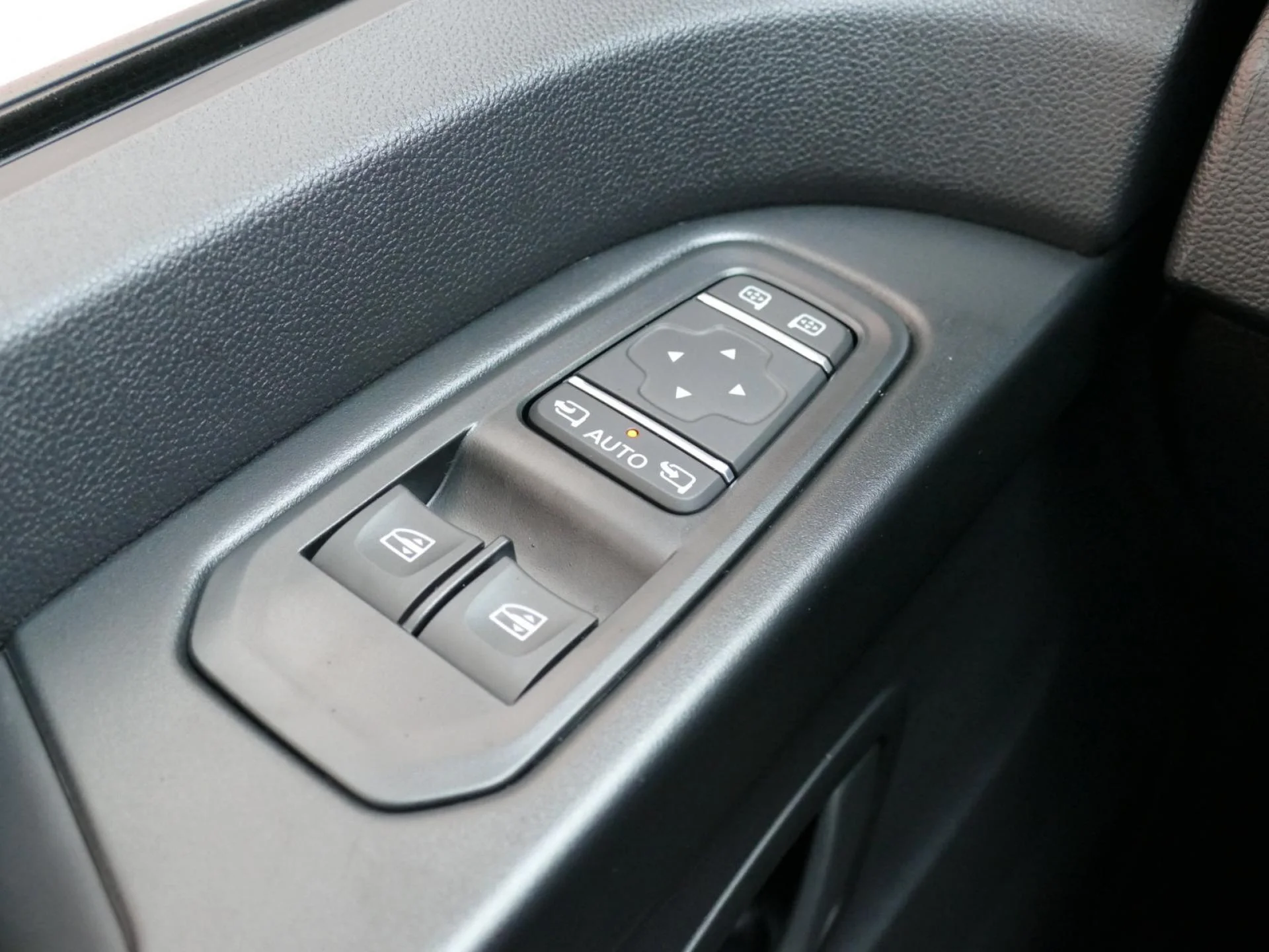 RENAULT TRAFIC - Miniature 17 sur 27 - Cliquer pour voir cette photo