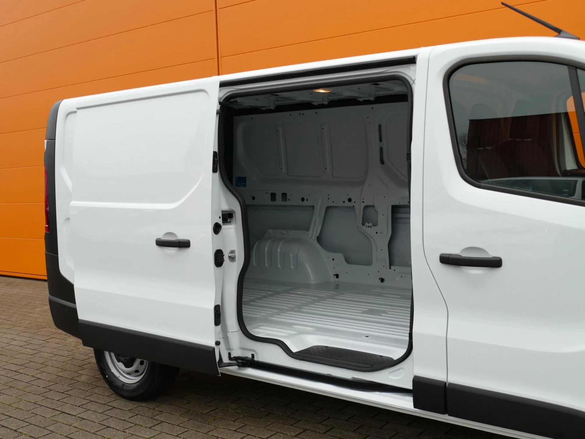 RENAULT TRAFIC - Miniature 7 sur 29 - Cliquer pour voir cette photo