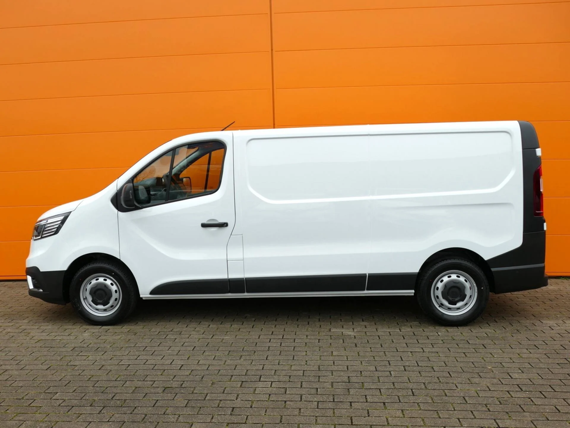 RENAULT TRAFIC - Miniature 3 sur 29 - Cliquer pour voir cette photo