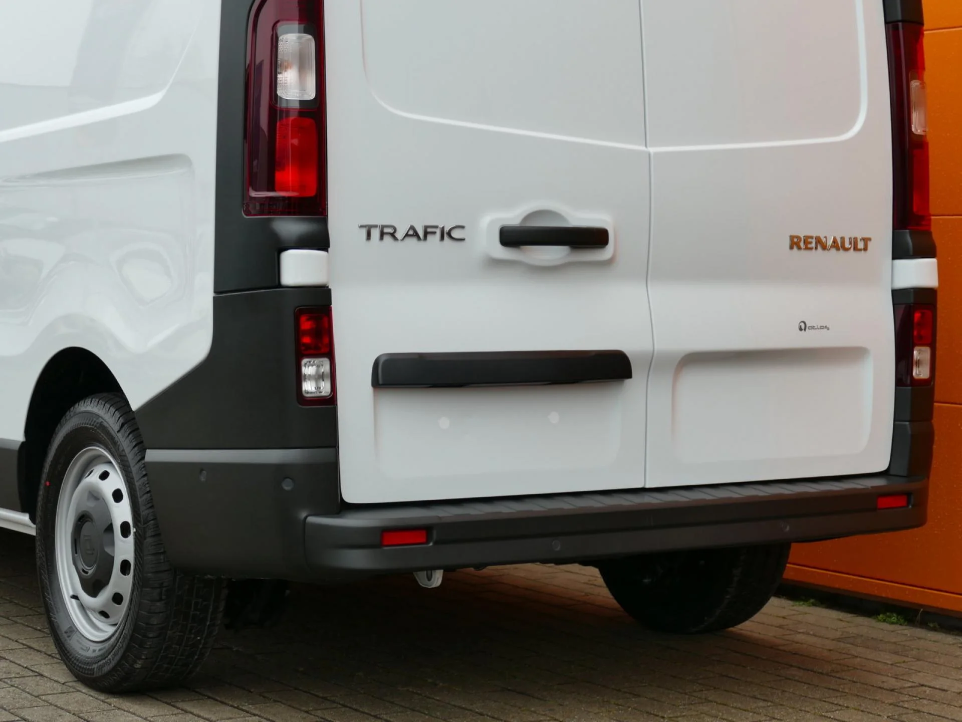 RENAULT TRAFIC - Miniature 26 sur 29 - Cliquer pour voir cette photo