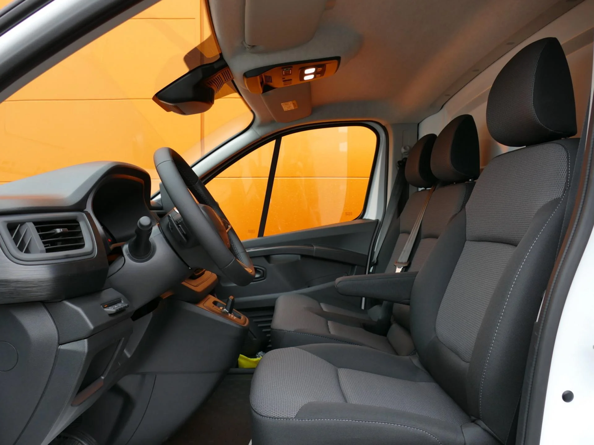 RENAULT TRAFIC - Miniature 6 sur 29 - Cliquer pour voir cette photo