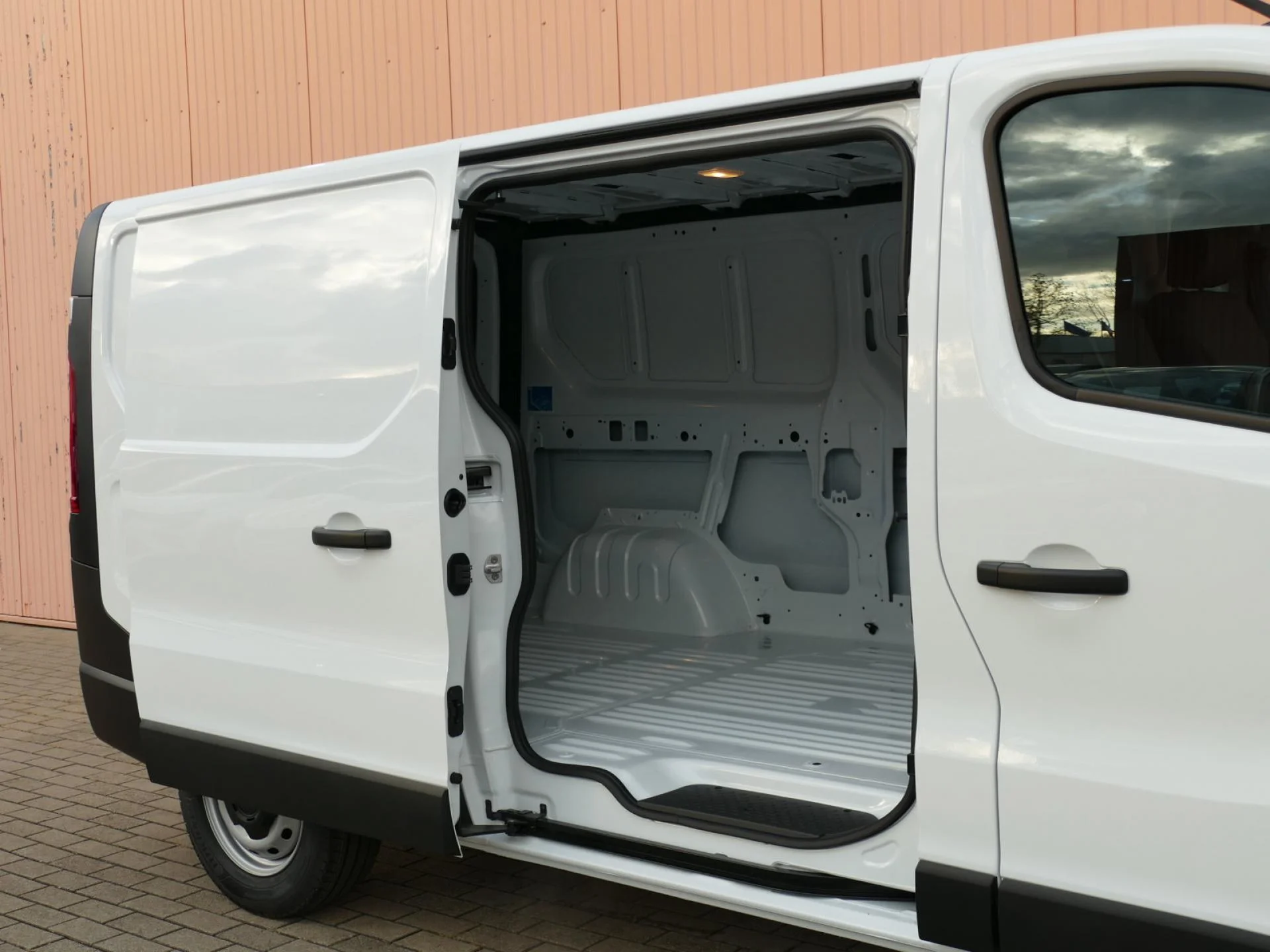 RENAULT TRAFIC - Miniature 5 sur 25 - Cliquer pour voir cette photo