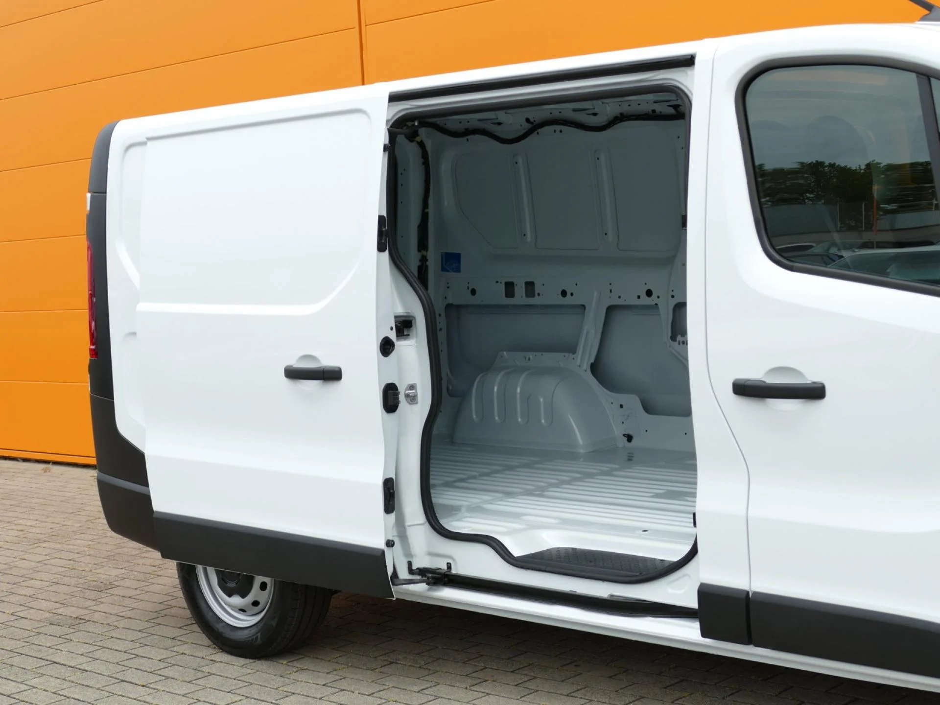 RENAULT TRAFIC - Miniature 6 sur 32 - Cliquer pour voir cette photo