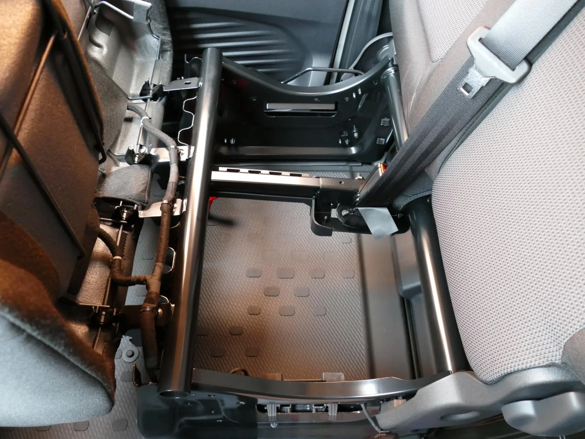 RENAULT TRAFIC - Miniature 20 sur 32 - Cliquer pour voir cette photo